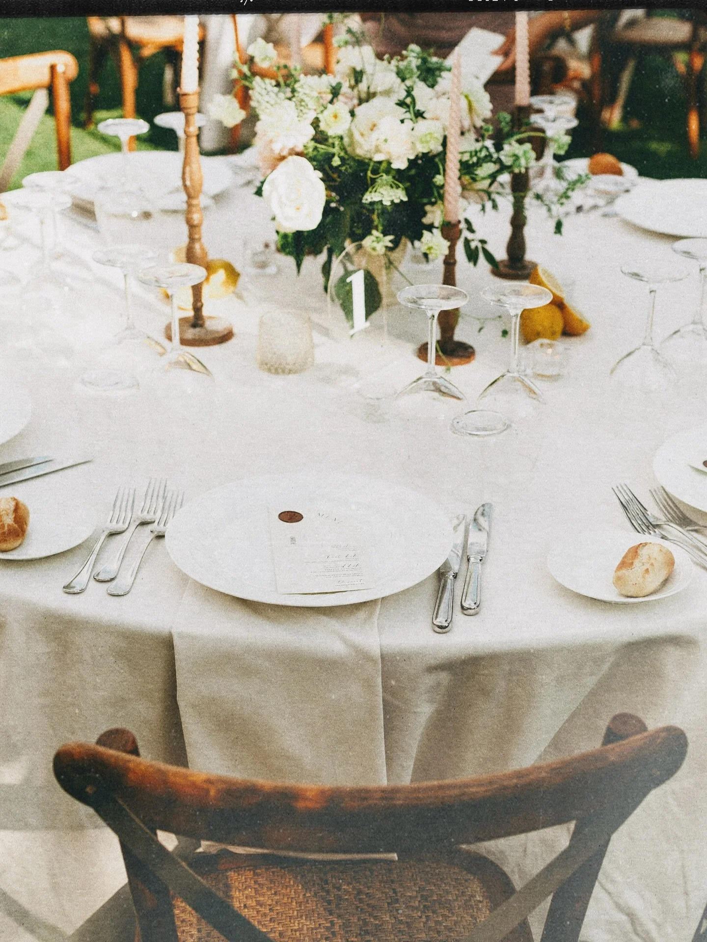 Wedding dinner with a film-photo aesthetic🫶🏽

Wedding planner: @bossaweddingsandevents 
Venue: @borgotrerose

Wedding photographer | wedding | Italy | Destinationwedding | photographer