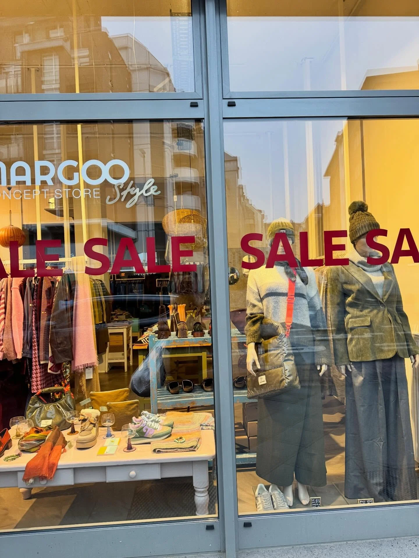 Winter Sale ❄️
20% bis 50% auf alles an Klamotte, Schuhe und diverse Accessoires 🤩

#sale #winter #winterwear #fashion #fashionlover #fashionoverforty #fashionover50 #margoo #margoostyle #conceptstores #aachen