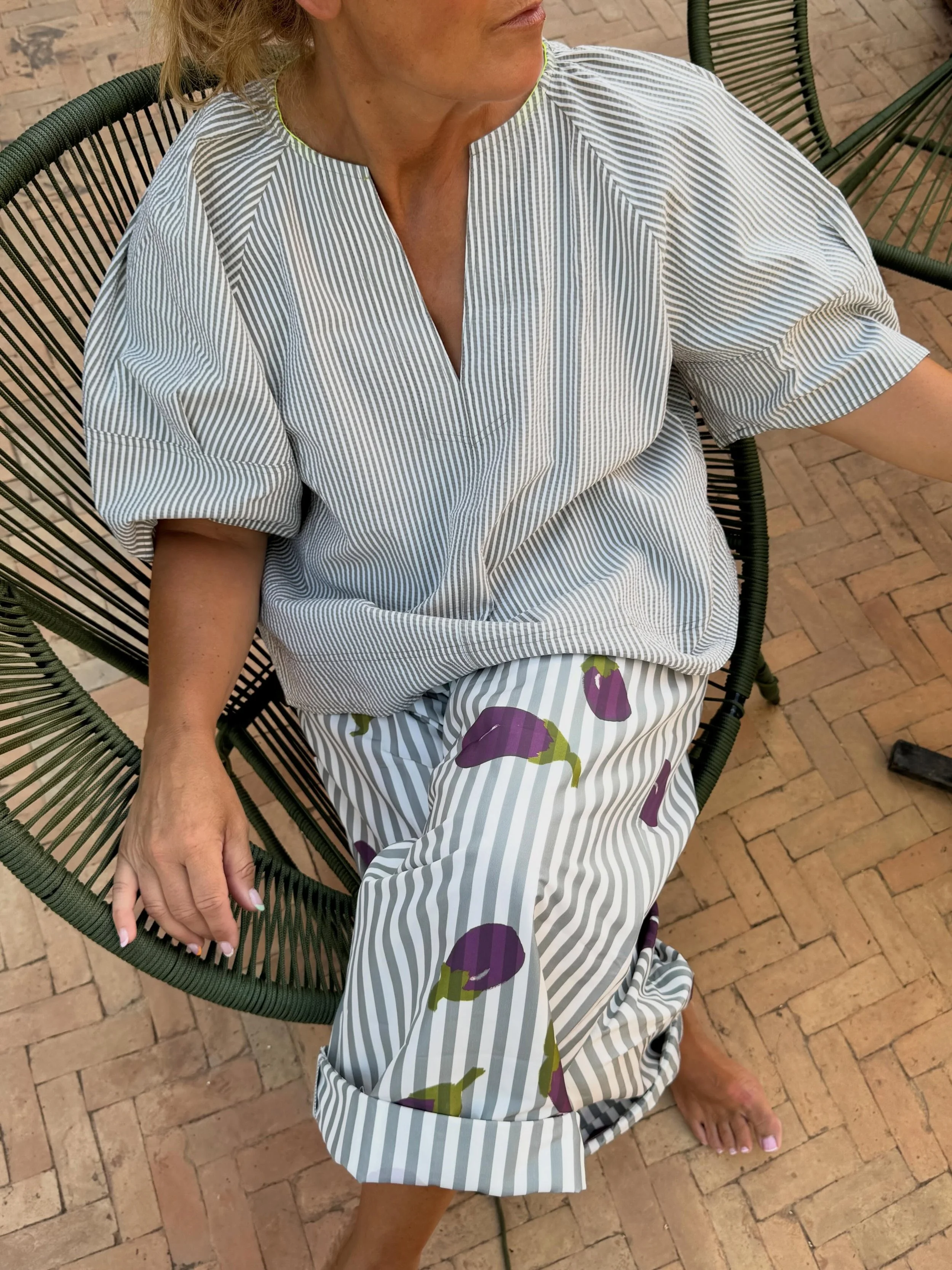 Streifen trifft Aubergine 

#fromspain #drbloom #holidaylook #fashionlove #margoostyle 

Hose 149&euro;
Bluse 119&euro; 

Shop The Look