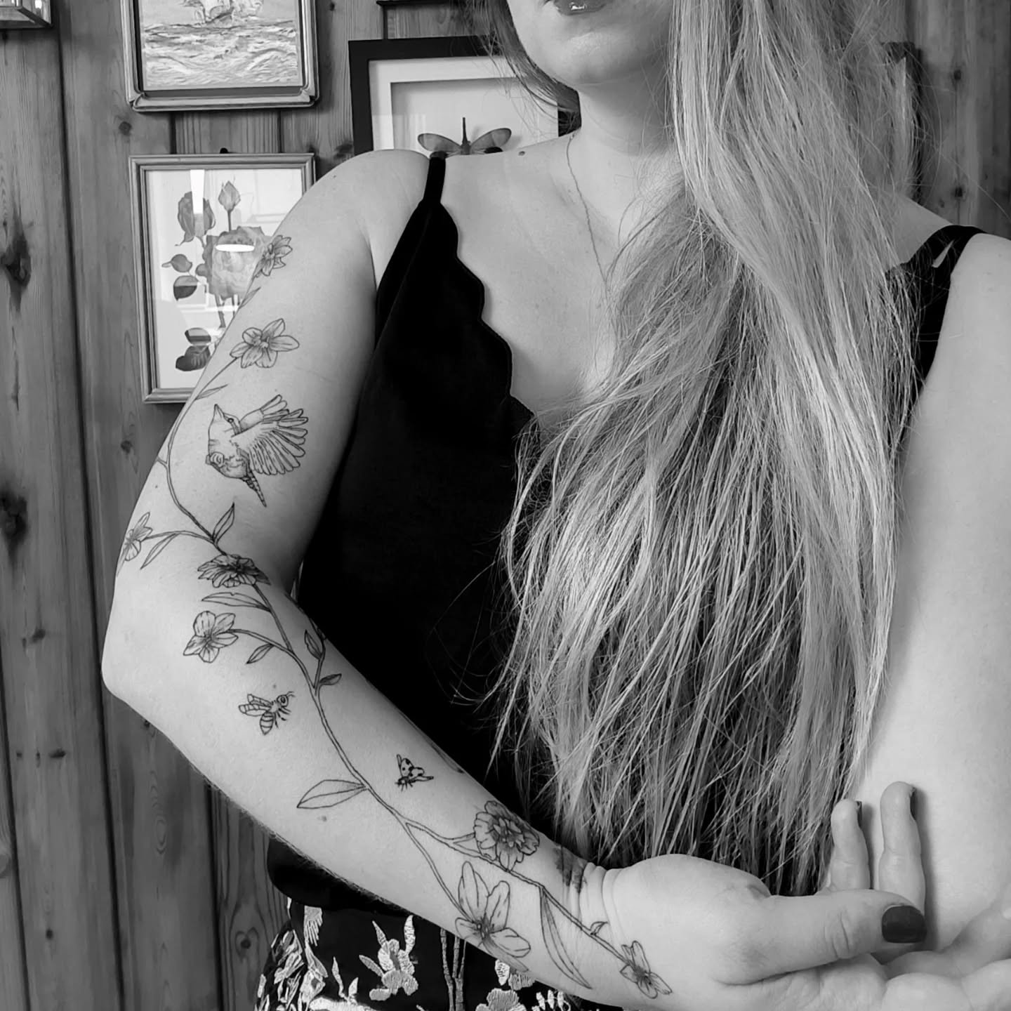 Fineline delphinium flowers and wren birds arm sleeve. A design full of love for nature 🌿.
*
*
*
#finelinetattoo #finelinebelgi&euml; #finelinesleeve #finelineflowertattoo #finelinebloem #fleurfineline #armtattoo #natuurtattoo #winterkoning #wrentat