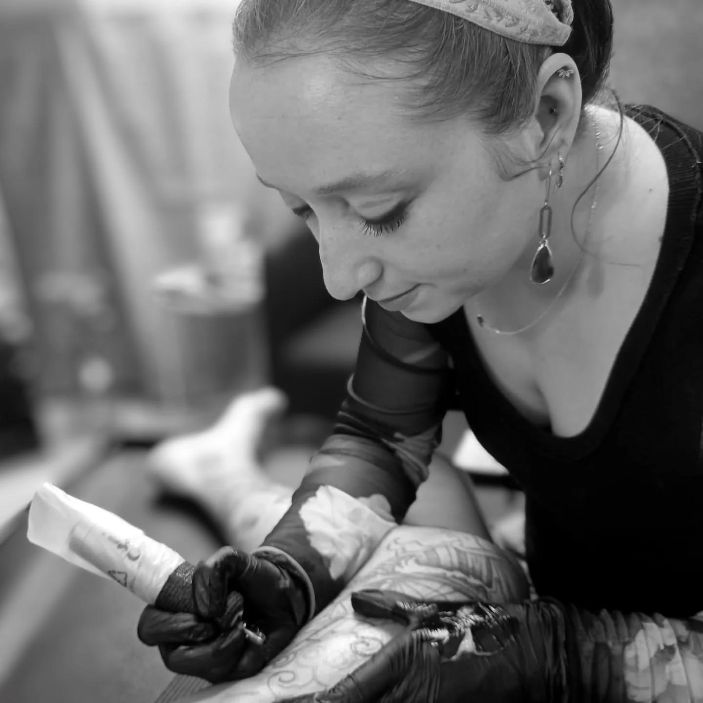 In the zone 😌
*
*
*
#tattooli&egrave;ge #tattoobruxelles #finelinetattoo #tattoolanden #tattoohannut