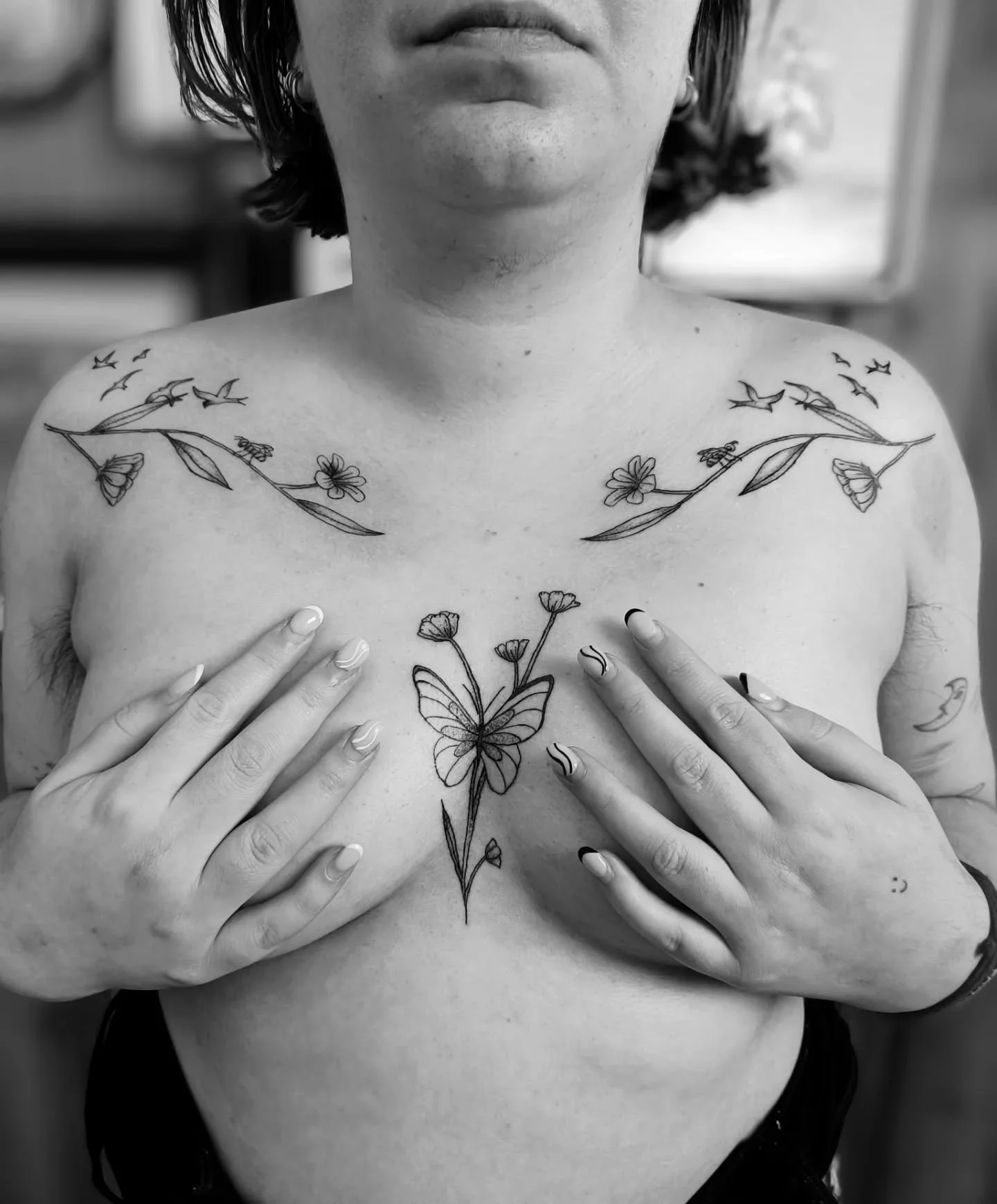 Elegant chest piece for the lovely Winde. Thank you so much for your confidence in me ❤️.
*
*
*
#finelinetattoobelgique #finelinettatoobruxelles #tattooli&egrave;ge #tattoobruxelles #tattoohannut