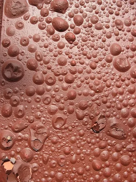 Wetting and flow-promoting surfactants reduce surface tension and improve uniform coverage, while dispersing surfactants can reduce pigment flocculation that contributes to color variation, low gloss, flooding, floating, and settling
