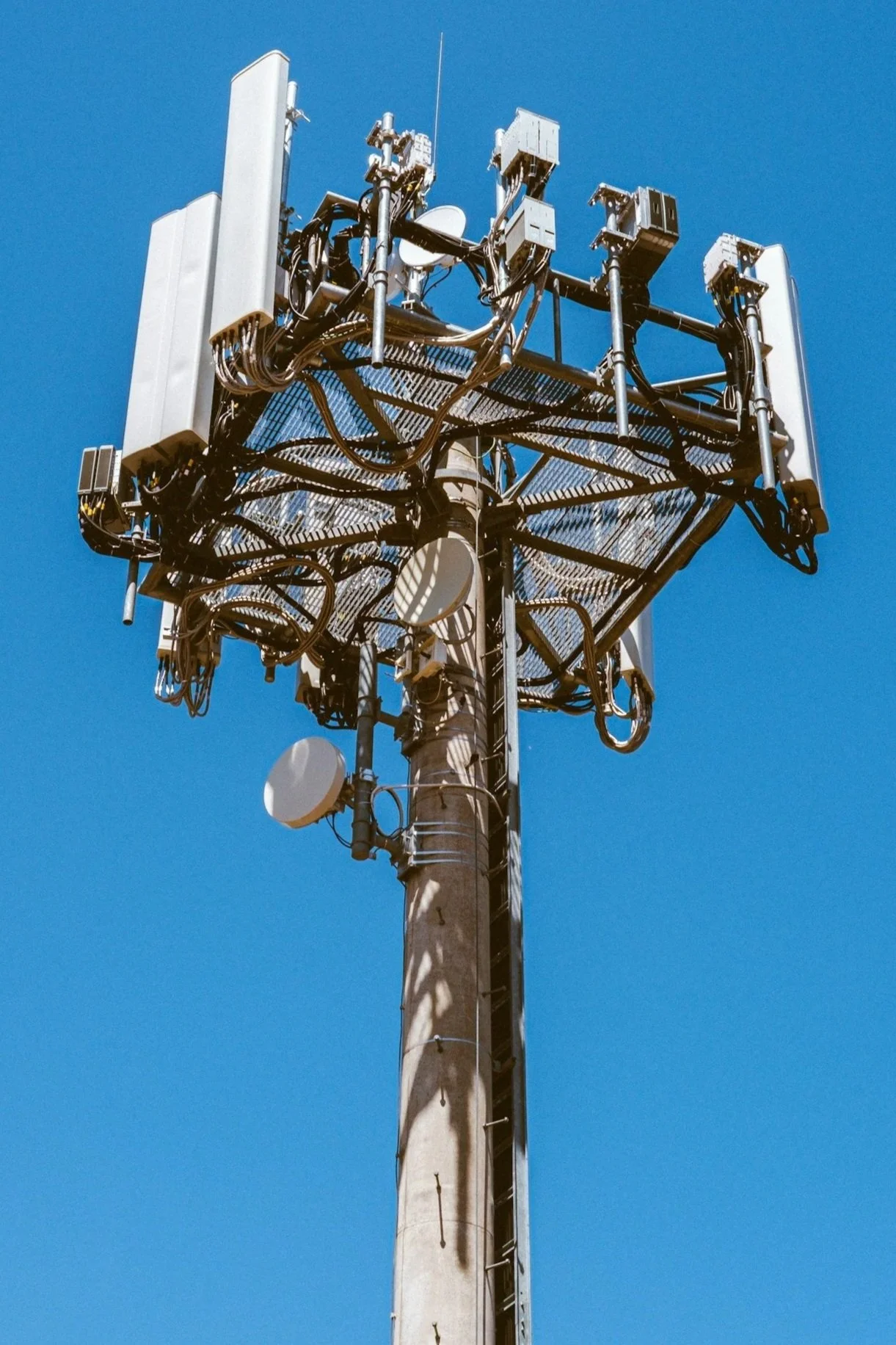 Protects microwave antennas, satellite dishes, radomes, antenna arrays, flat panel antennas, mid-path passive reflectors and repeaters. Reduces signal attenuation in wet conditions. Prevents Ice and Snow Buildup.