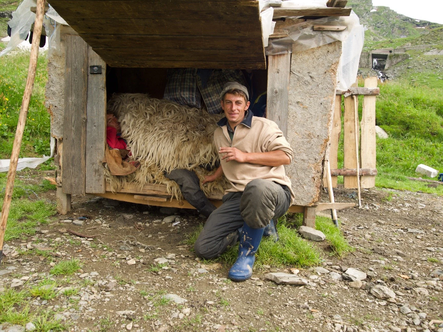 Muchos j&oacute;venes se fueron, buscando futuro.
Y sin embargo, la pregunta flota en el aire:
&iquest;Qu&eacute; ocurrir&aacute; si alg&uacute;n d&iacute;a regresan?

+ info en link del bio o en www.isabelladelfino.net

Many young people left, searc