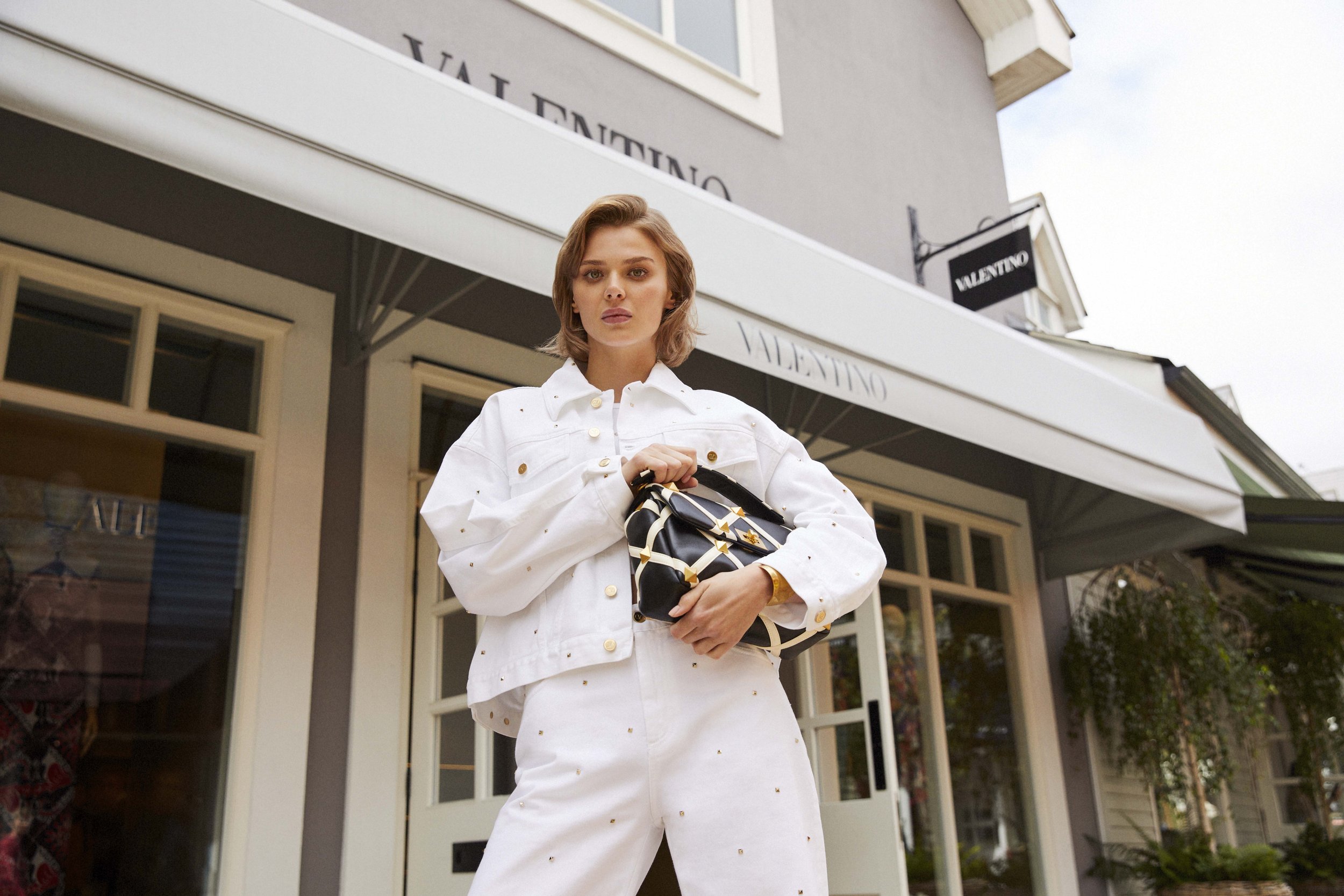 2023_07_18_Bicester_Winter_Luxury_Shot02_1566 RT.jpg