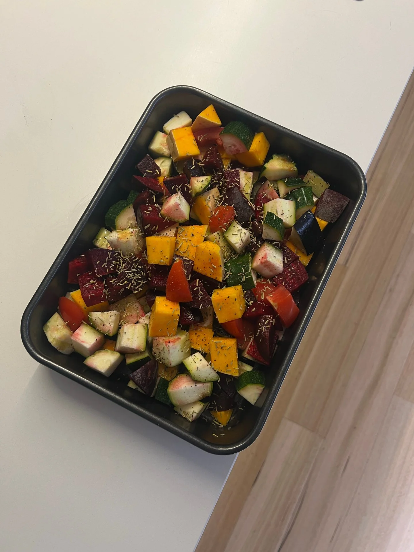 🍆🥒🥔🧅🍠 

I made a vibrant tray of roast beetroot, eggplant, sweet potato, pumpkin, zucchini, and tomato recently for dinner.

&mdash; I had been getting tummy aches first thing when waking in the morning, so I decided to change up my dinner salad