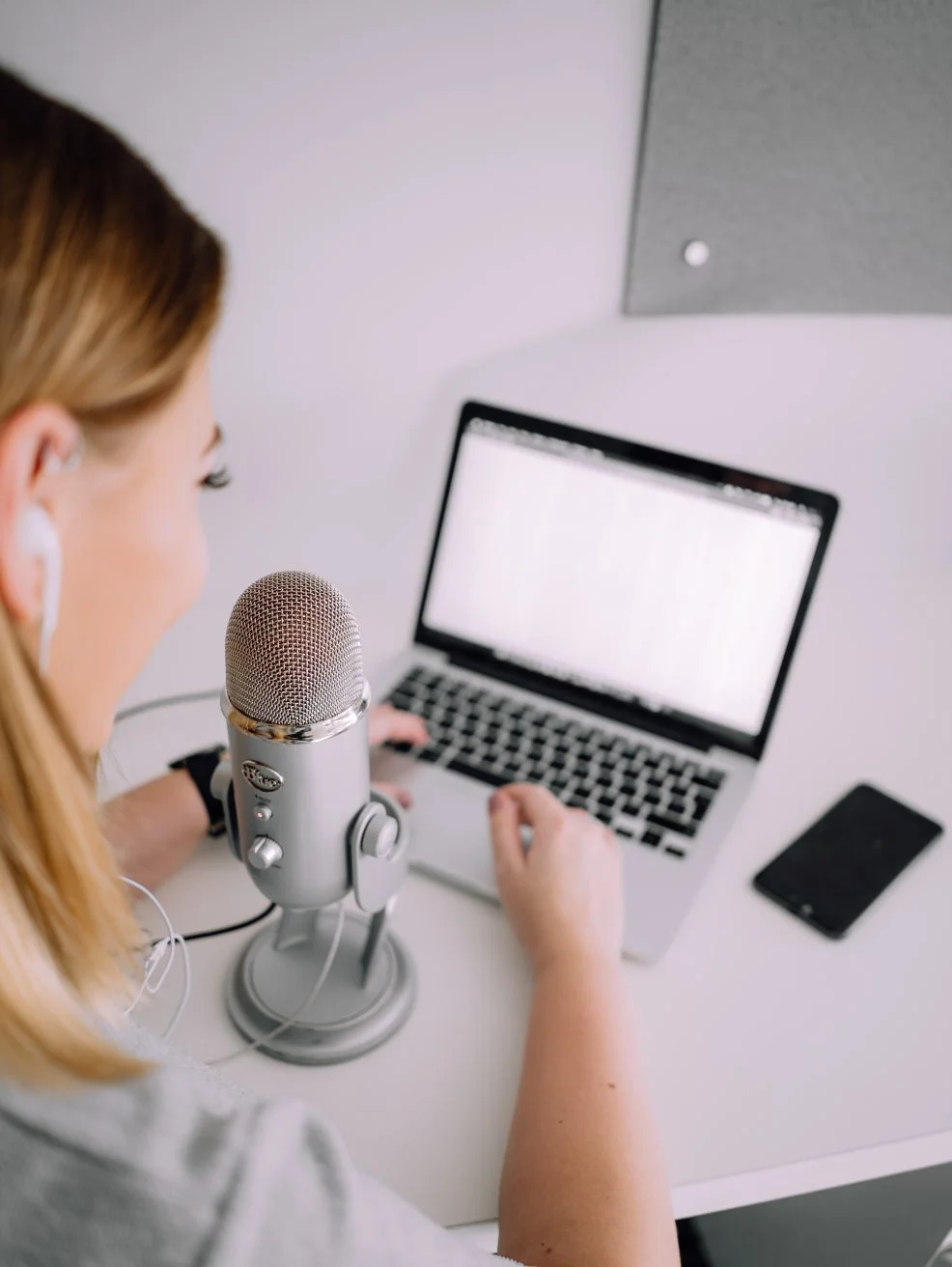Your Technical Guide to Starting a Podcast  