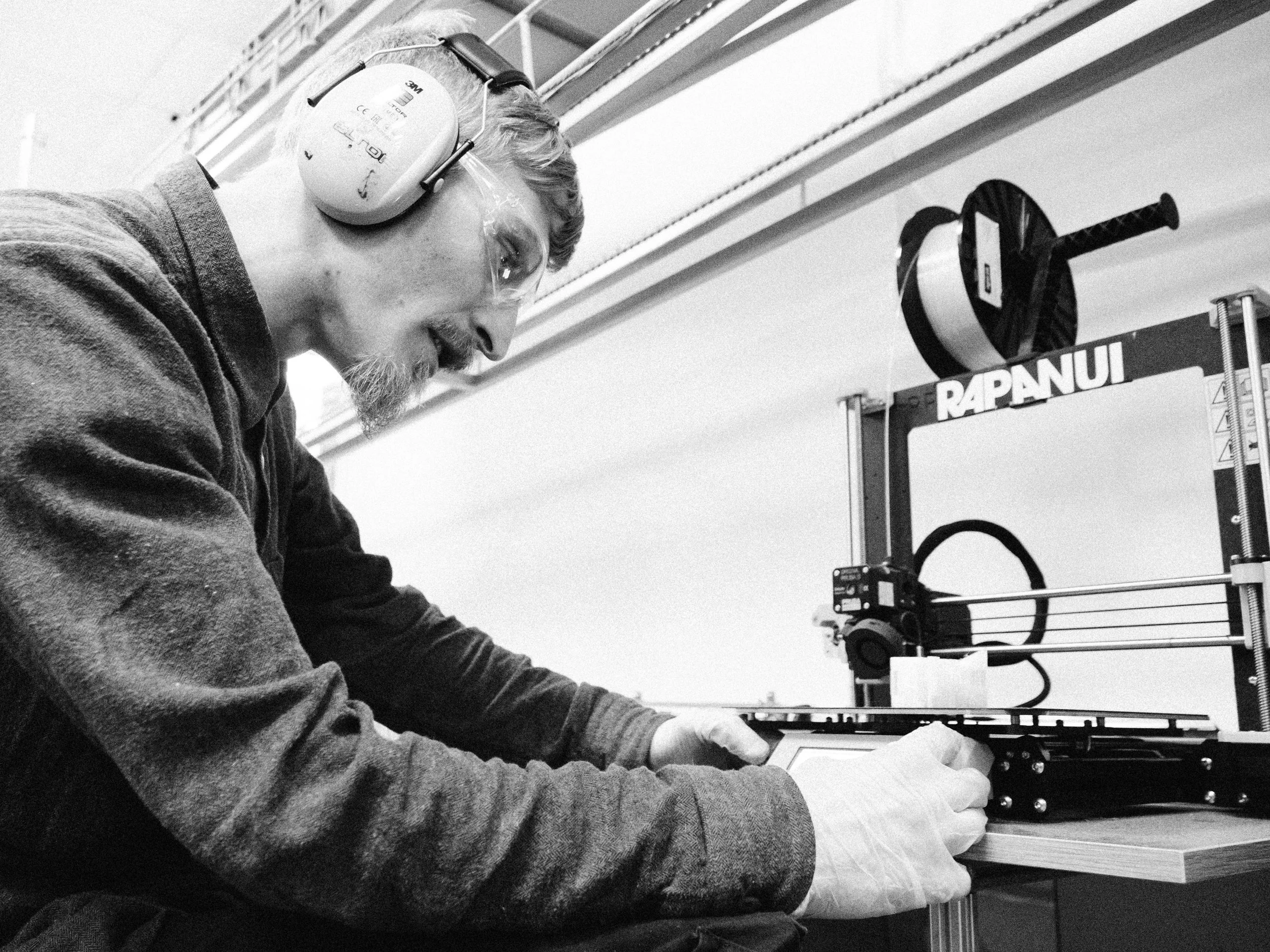 Our pieces are printed in a renewable energy powered factory.