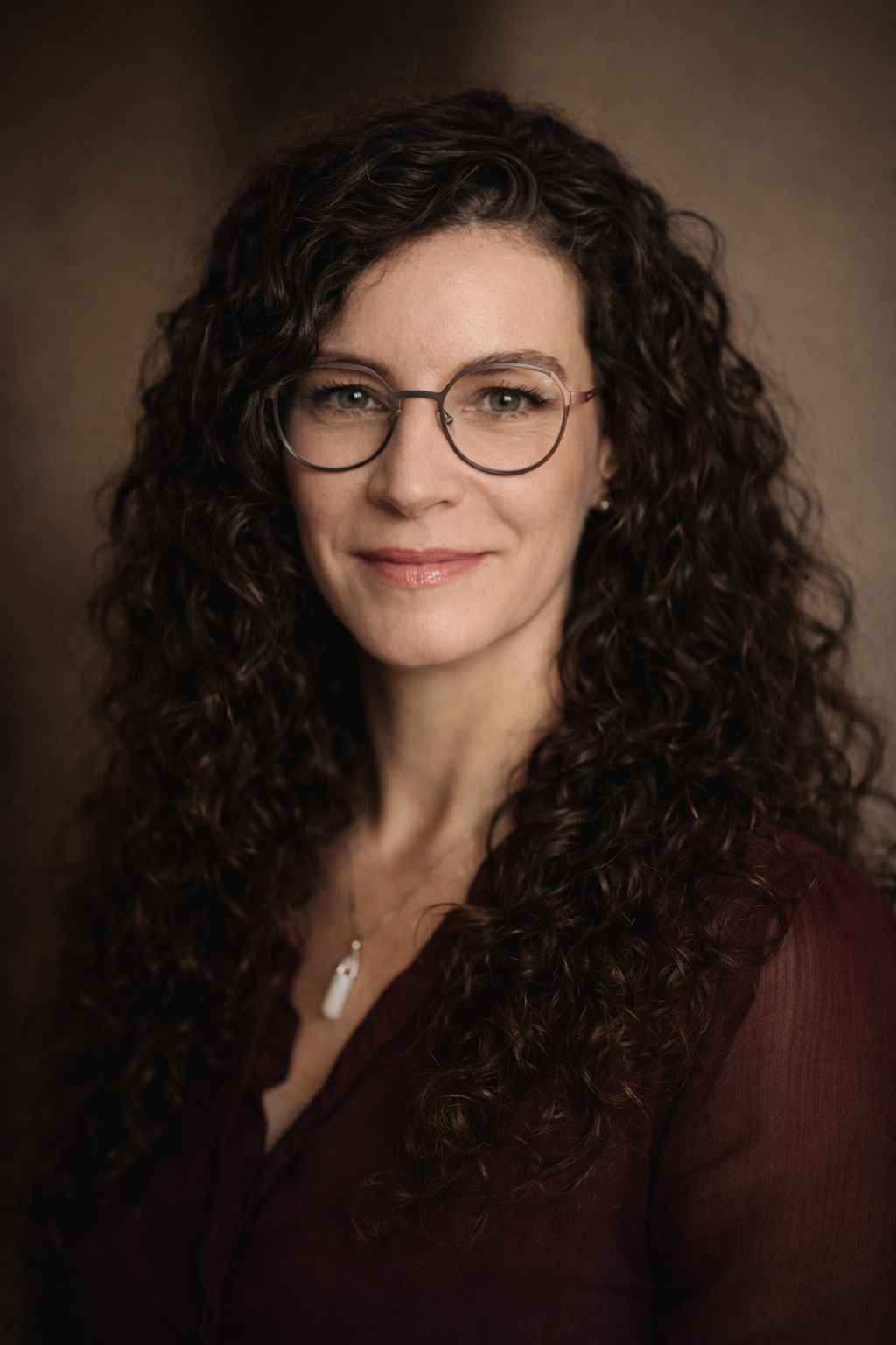 Céline Lambert, posturologue pour femmes neurodivergentes spécialisée en thérapie psycho-corporelle