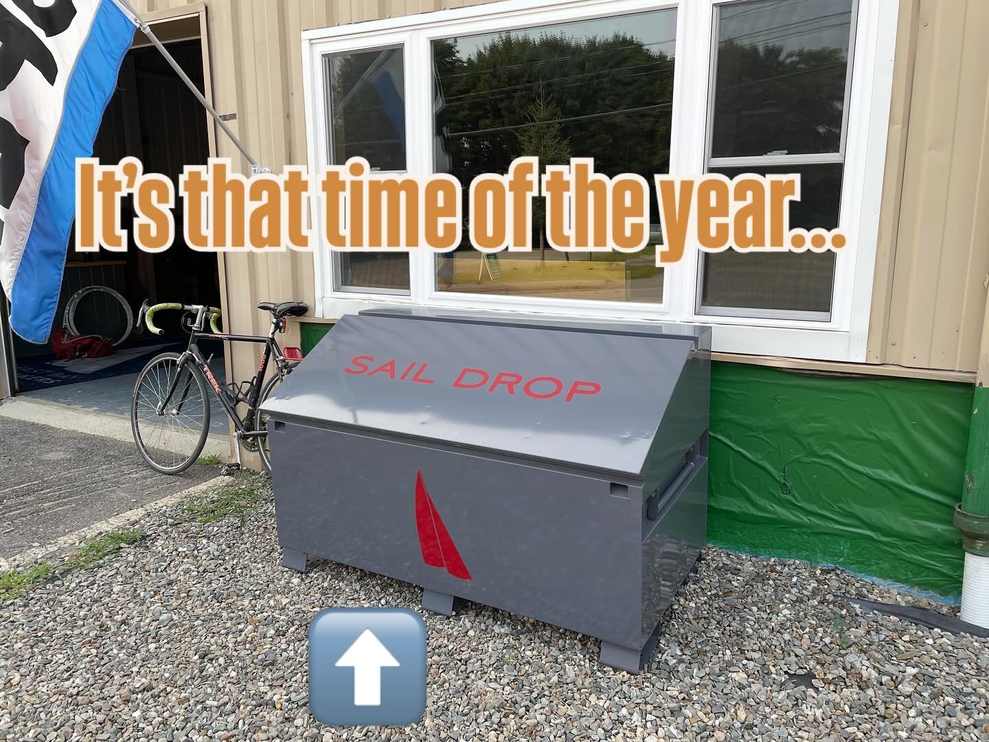 It&rsquo;s that time of the year and boats are coming out of the water. Here&rsquo;s how to get your sails expertly serviced and ready for next year:

1) ⬇️ Drop off your sails in our convenient drop box
2) ✍🏻 Write your name and contact info on a w