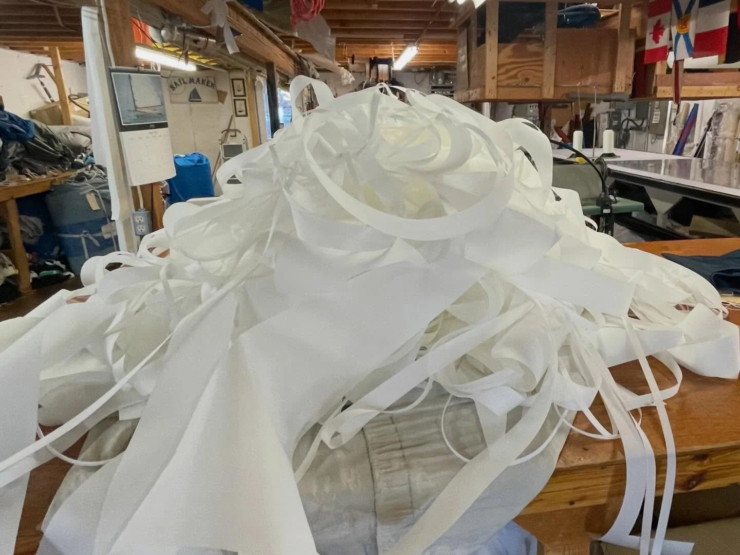 ❄️✂️⛵️

Cutting new sails&hellip; and the snow is really piling up around here!

#sailmaker #newsails