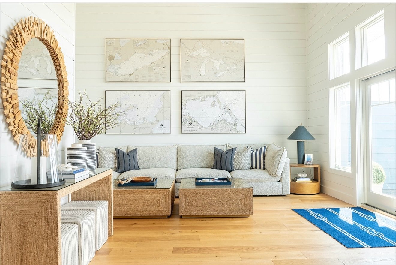 Anyone else in desperate need of sunshine + blue skies? Never have I ever been jealous of sunshine peeking through a window. Until I stared at this pic. What a sight, what a fun home to design. Now bring me those sunny days that I just can&rsquo;t ge