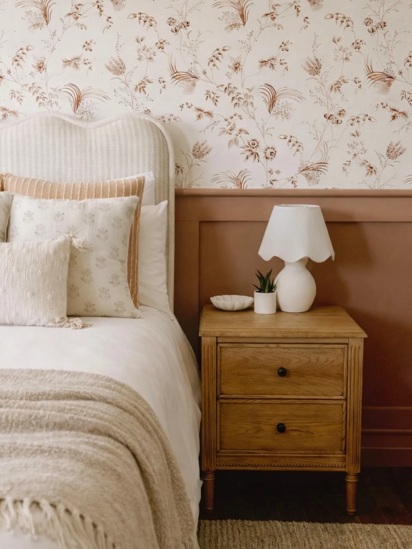 A little girl room designed to grow with her 🤍
Soft, timeless, and functional&mdash;this girls bedroom was created with thoughtful details, classic finishes, and a layout she can love for years to come. The goal was to design a space that feels beau