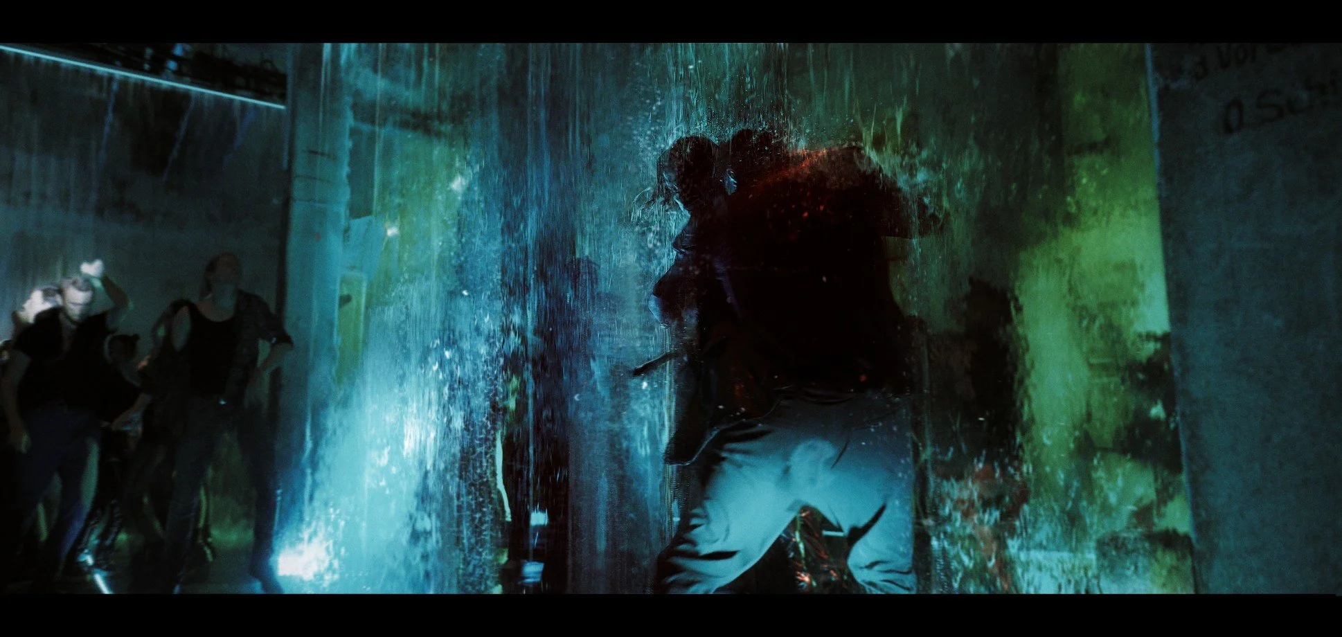 JW4_WaterCurtain_actionv_step01_v0003.jpg