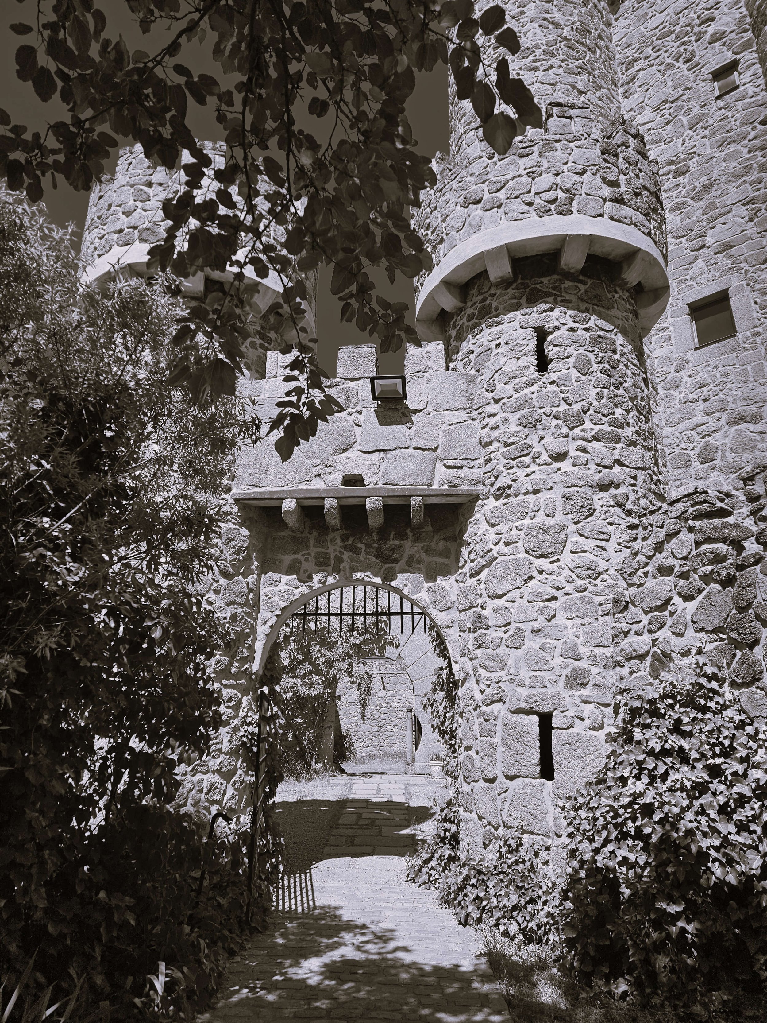 Episode 04. The Coracera Castle: Love Me…Or Else