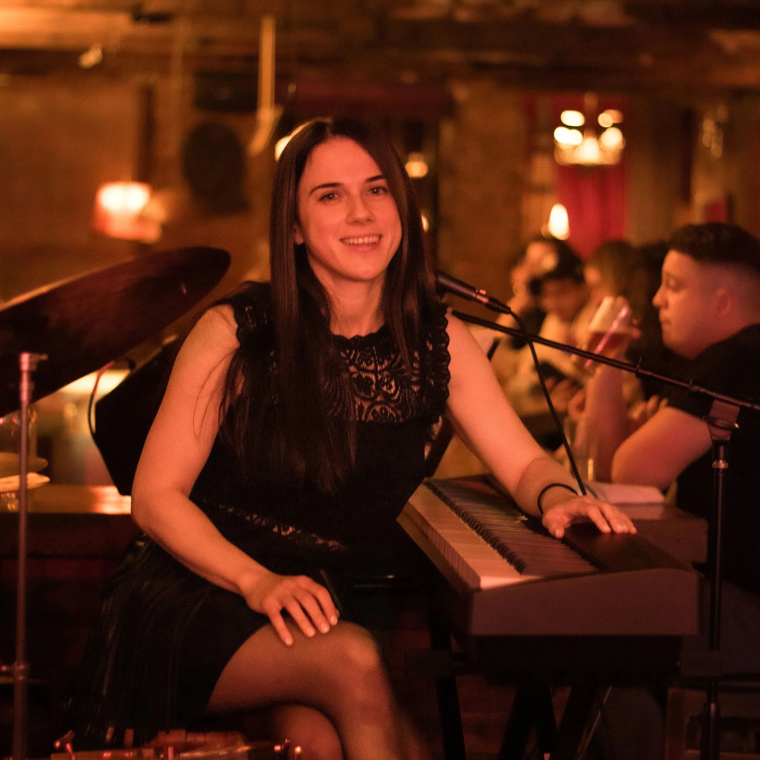 LE PETIT PARISIEN SUPPER CLUB