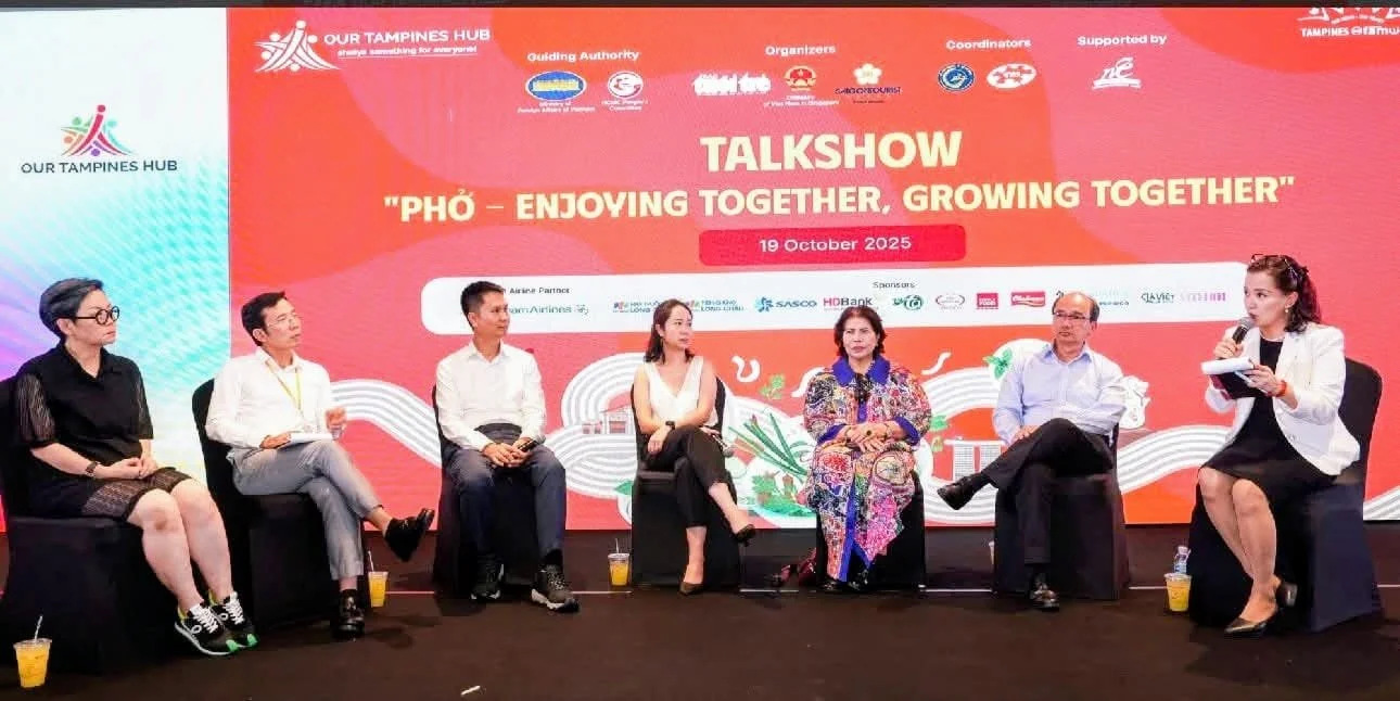 Ms. Ha Lam Tu Quynh, Director and Co-founder of Bites and Businesses Pte. Ltd., joined the panel discussion to build a stronger and higher value for Vietnam F&B brands on the global stage at Pho Festival 2025 in Singapore.