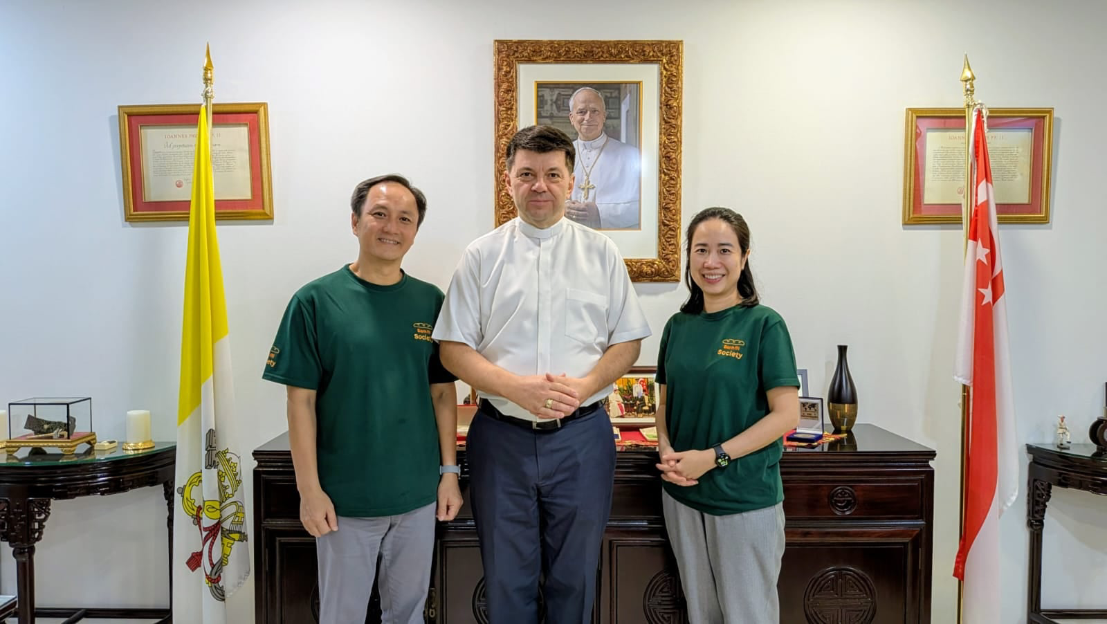 Banh Mi Society humbled to be at the service of H. E. Archbishop Marek Zalewski, Apostolic Nuncio to Singapore and Pope’s Representative in Vietnam. Nuncio Marek is a great lover of Banh Mi. We respectfully presented Archbishop Zalewski with the fres