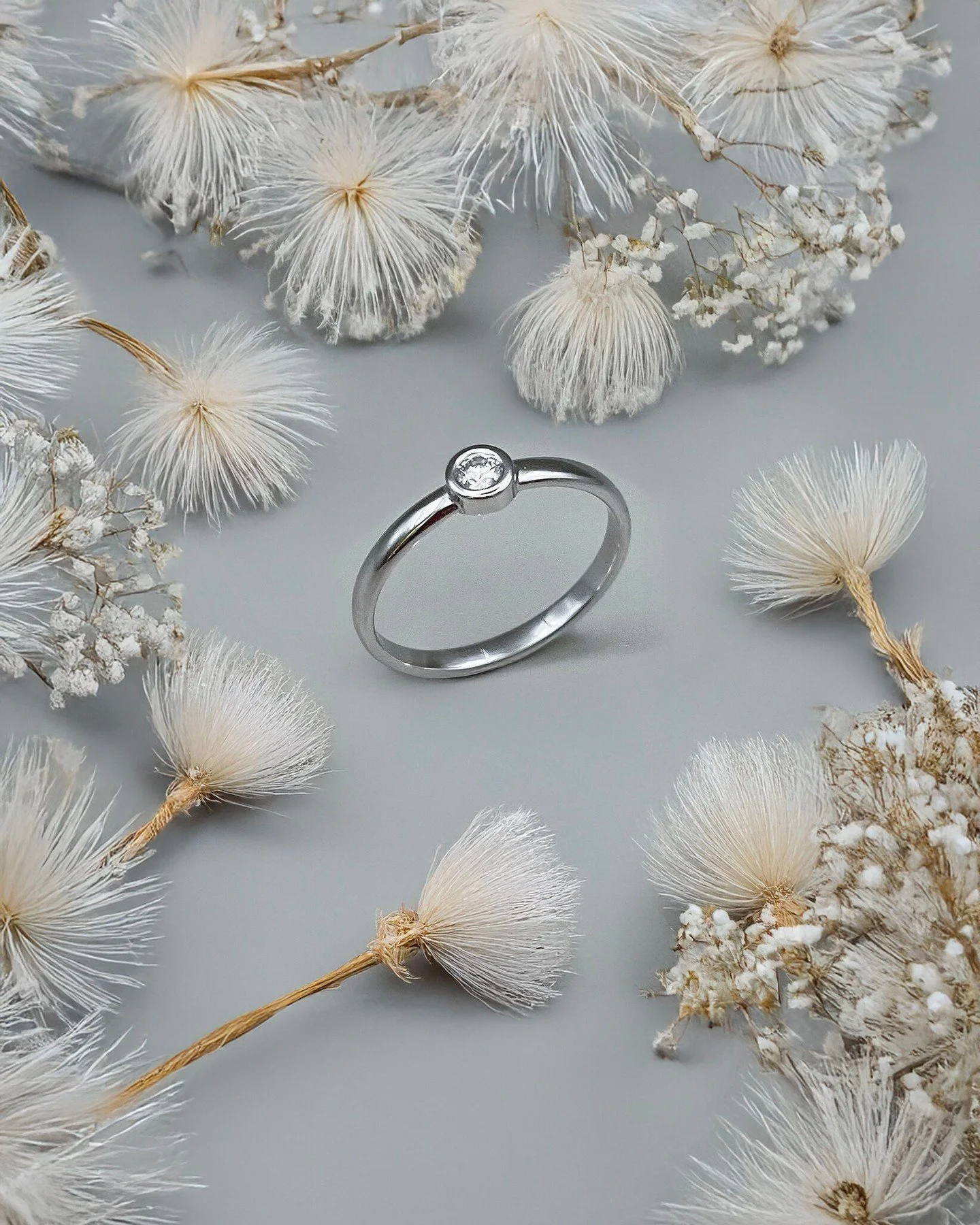 Diamant und Wei&szlig;gold &ndash; ein Klassiker, der uns immer wieder verzaubert!

Zeitlos, edel und voller Strahlkraft &ndash; diese Kombination fasziniert uns jedes Mal aufs Neue. ✨
So kannst du deinen Termin buchen:
 ✉ Schreib uns eine E-Mail
 💬