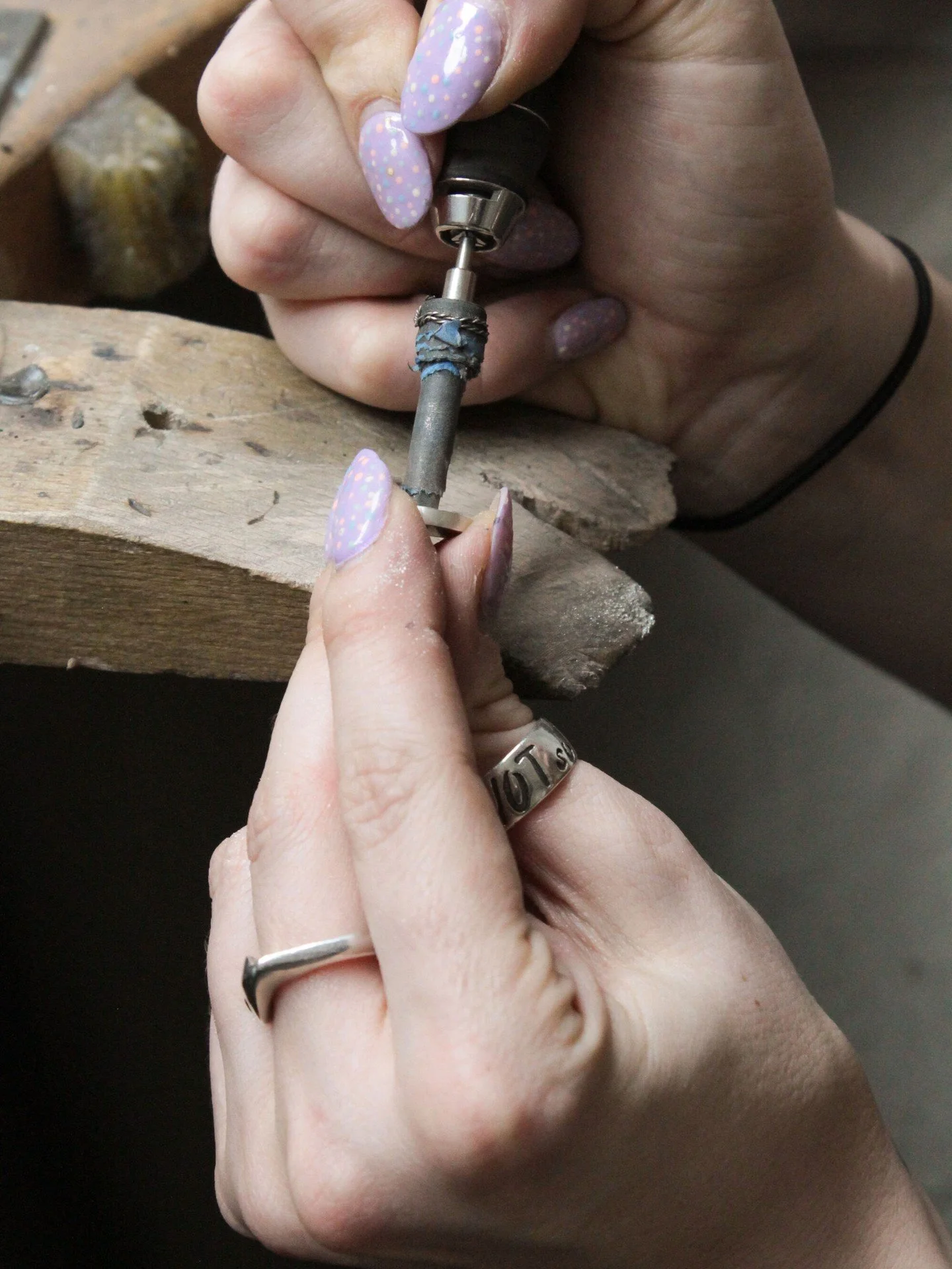 ✨ Jedes Schmuckst&uuml;ck wird mit Liebe in unserer Werkstatt gefertigt! ✨
Wir sind unglaublich stolz, diesen Beruf mit Leidenschaft, Detailverliebtheit und Energie aus&uuml;ben zu d&uuml;rfen.

Ein riesiges Dankesch&ouml;n an alle Kund:innen, die un