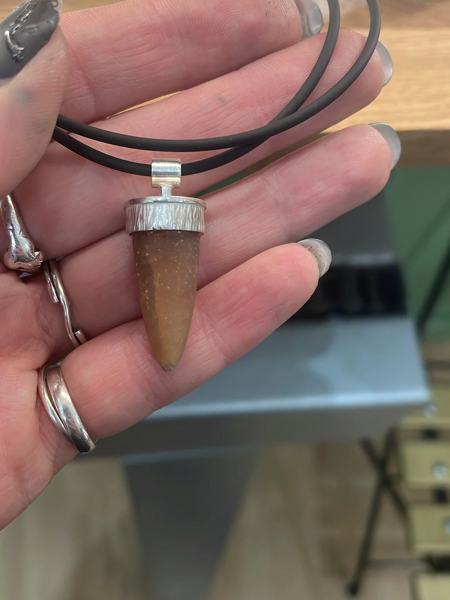 ✨Erinnerungen, die *Mann* tragen kann ✨

Warum sollten sch&ouml;ne Urlaubserinnerungen im Regal verstauben, wenn man sie jeden Tag bei sich tragen kann? Dieser Anh&auml;nger aus 925/- Silber verwandelt einen besonderen Fund in ein stilvolles Schmucks