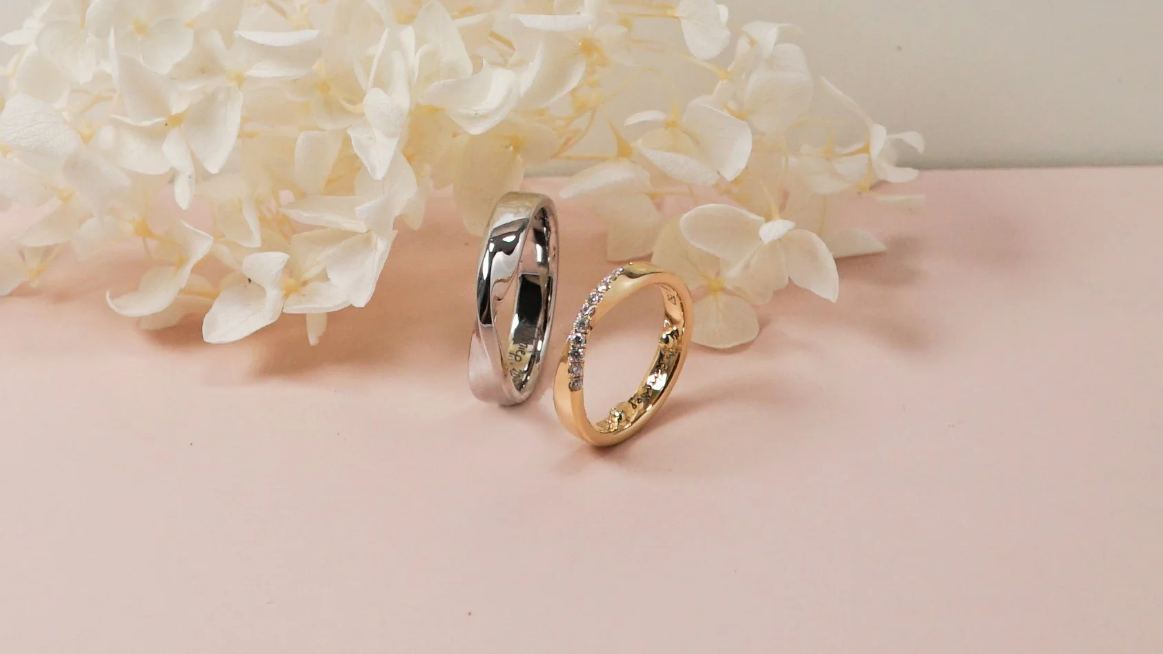 Eheringe_gelbgold_weissgold_diamanten_pave_twisted3.JPG