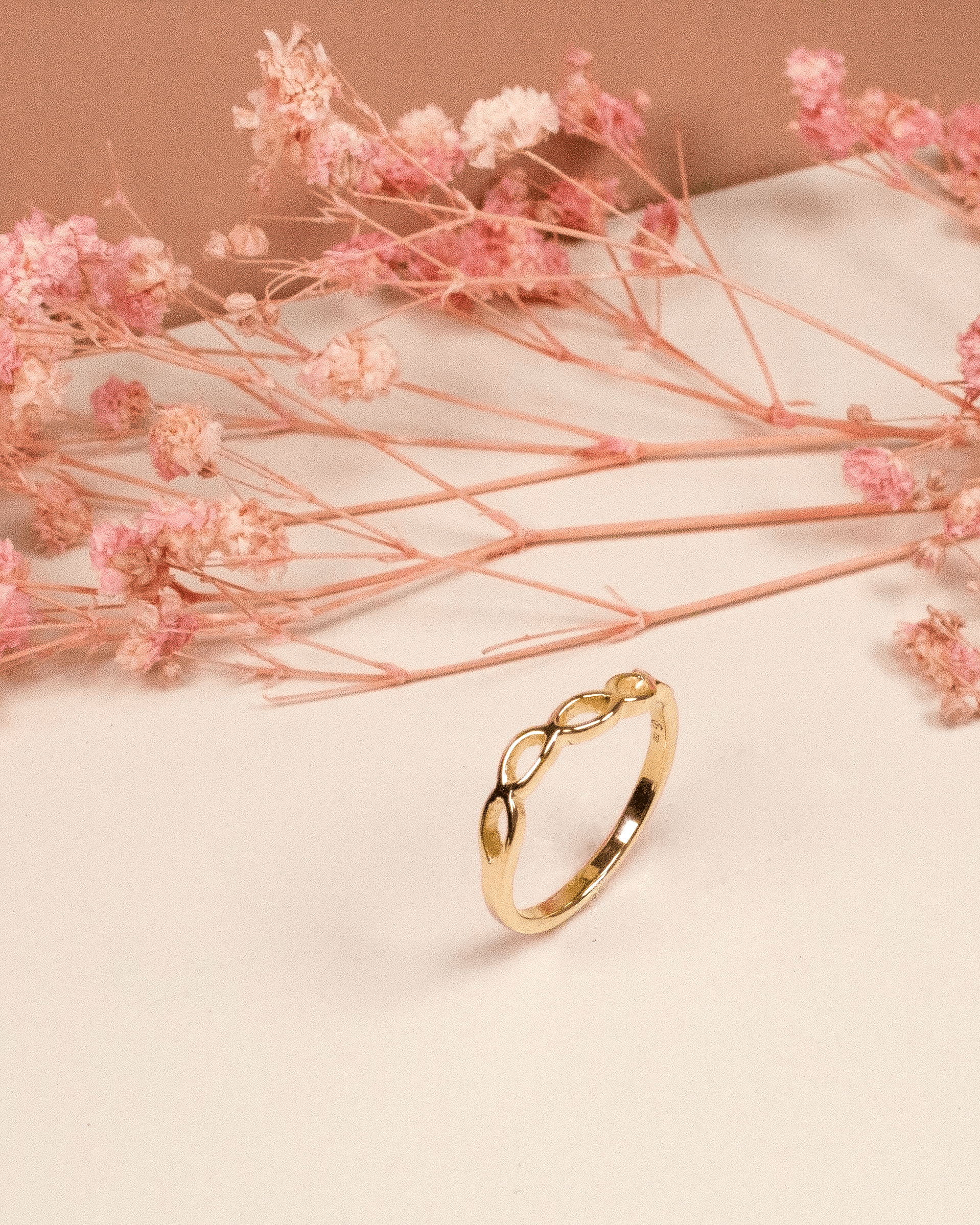 kollwitzgold_schmuck_1-min.png