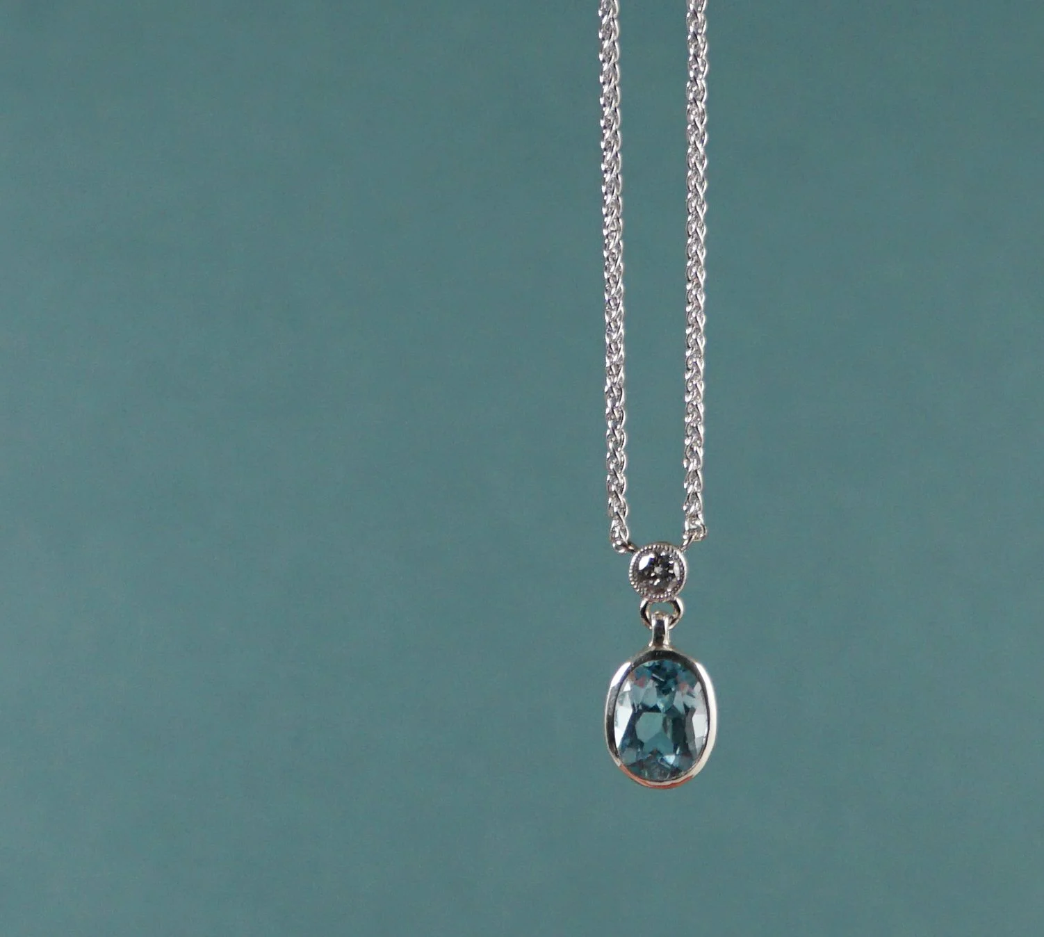 anhanger_silber_wissgold_diamant_topaz_2.JPG