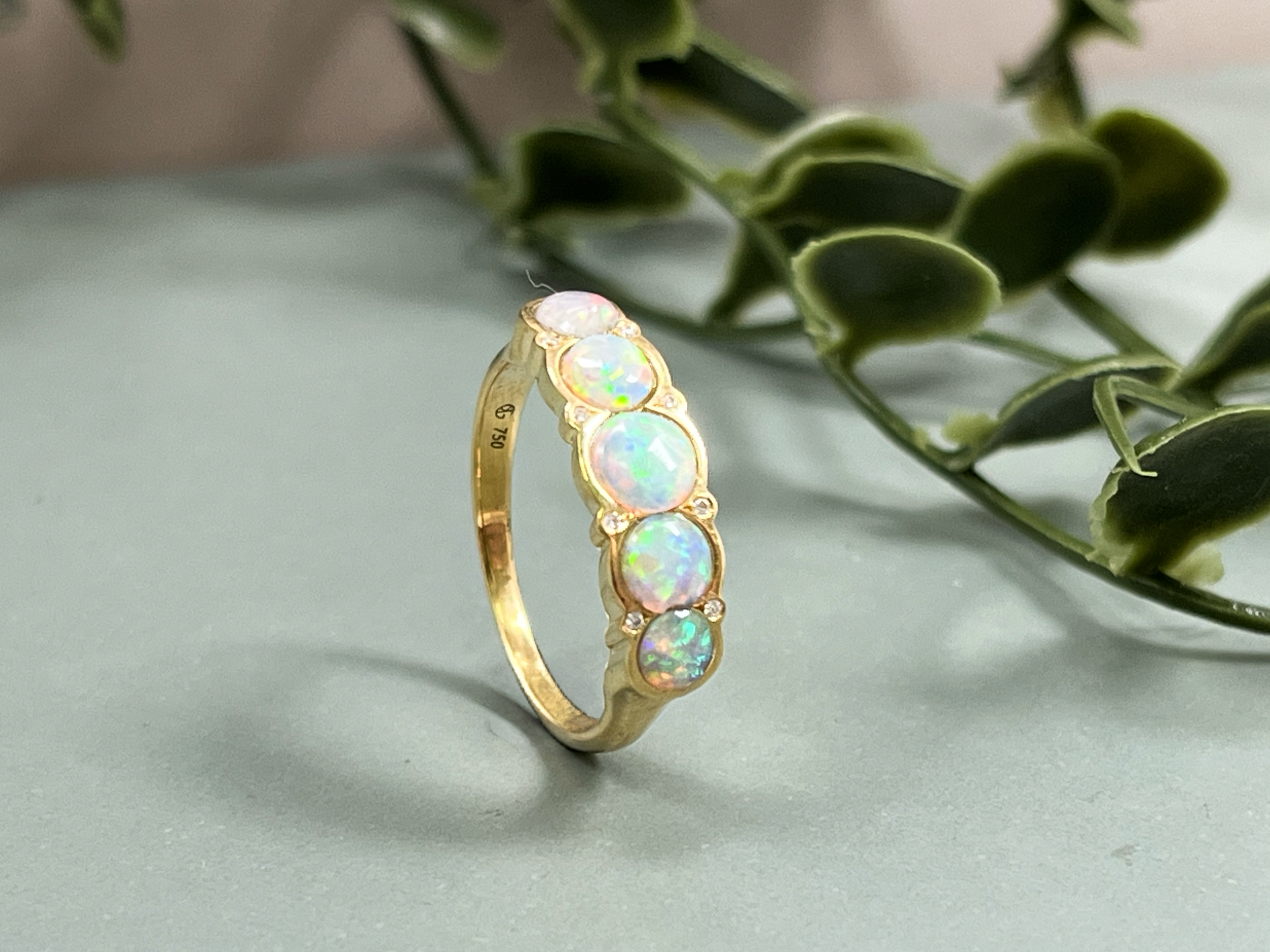 Ring_gelbgold_opalen_rainbow_2.png