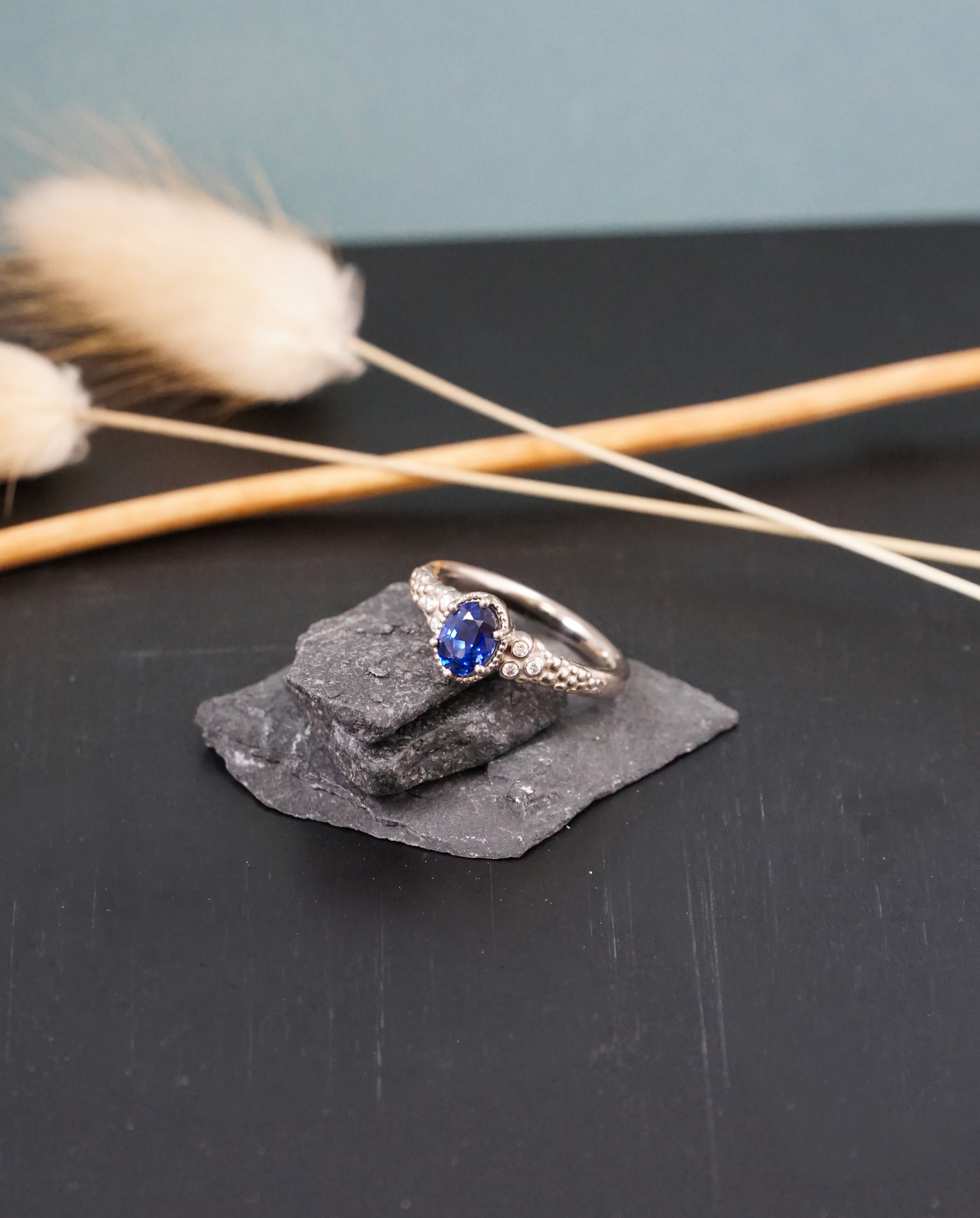 ring_weissgold_diamant_saphir.JPG