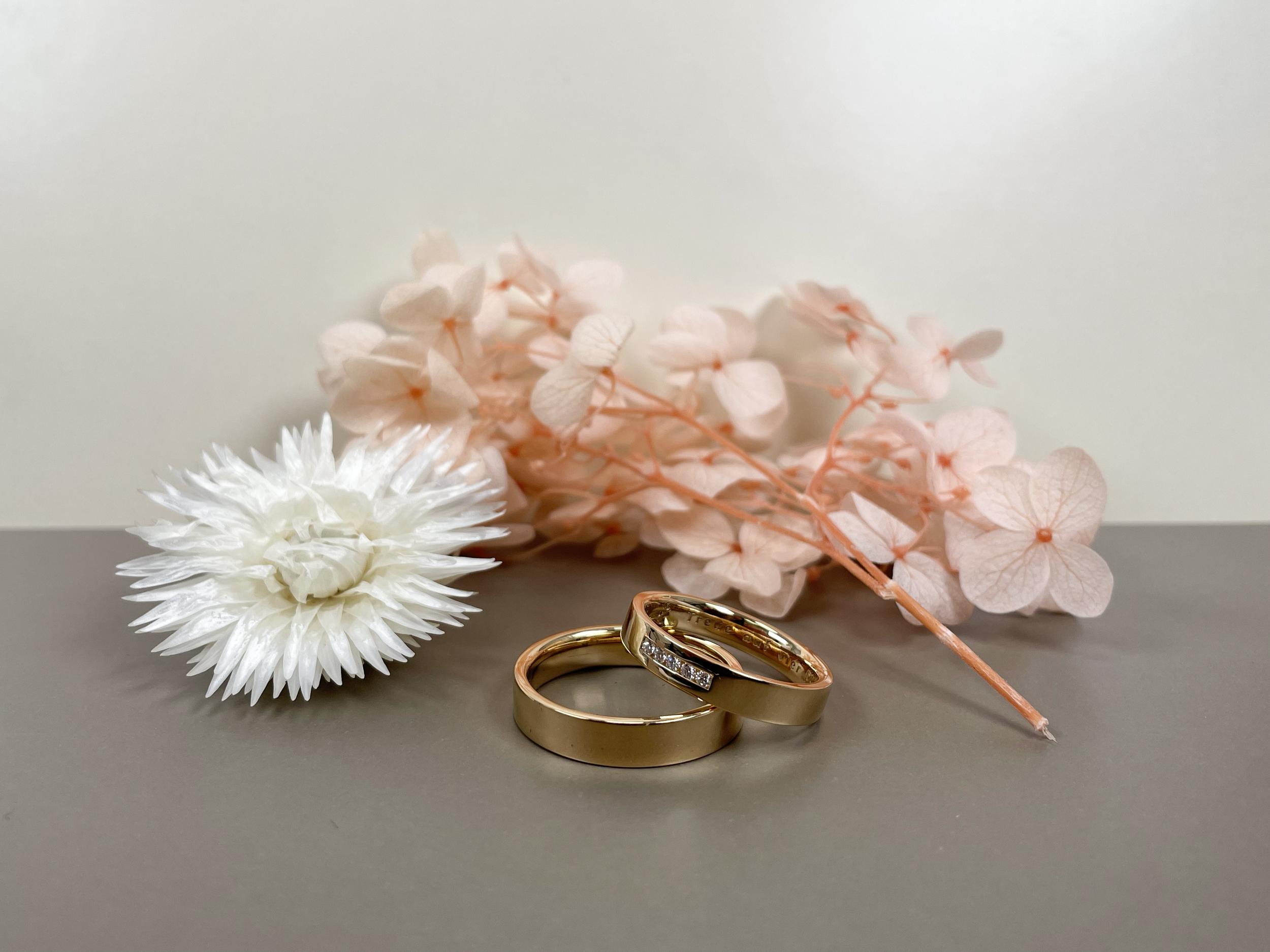 eheringe_gelbgold_diamanten_channel_2.png
