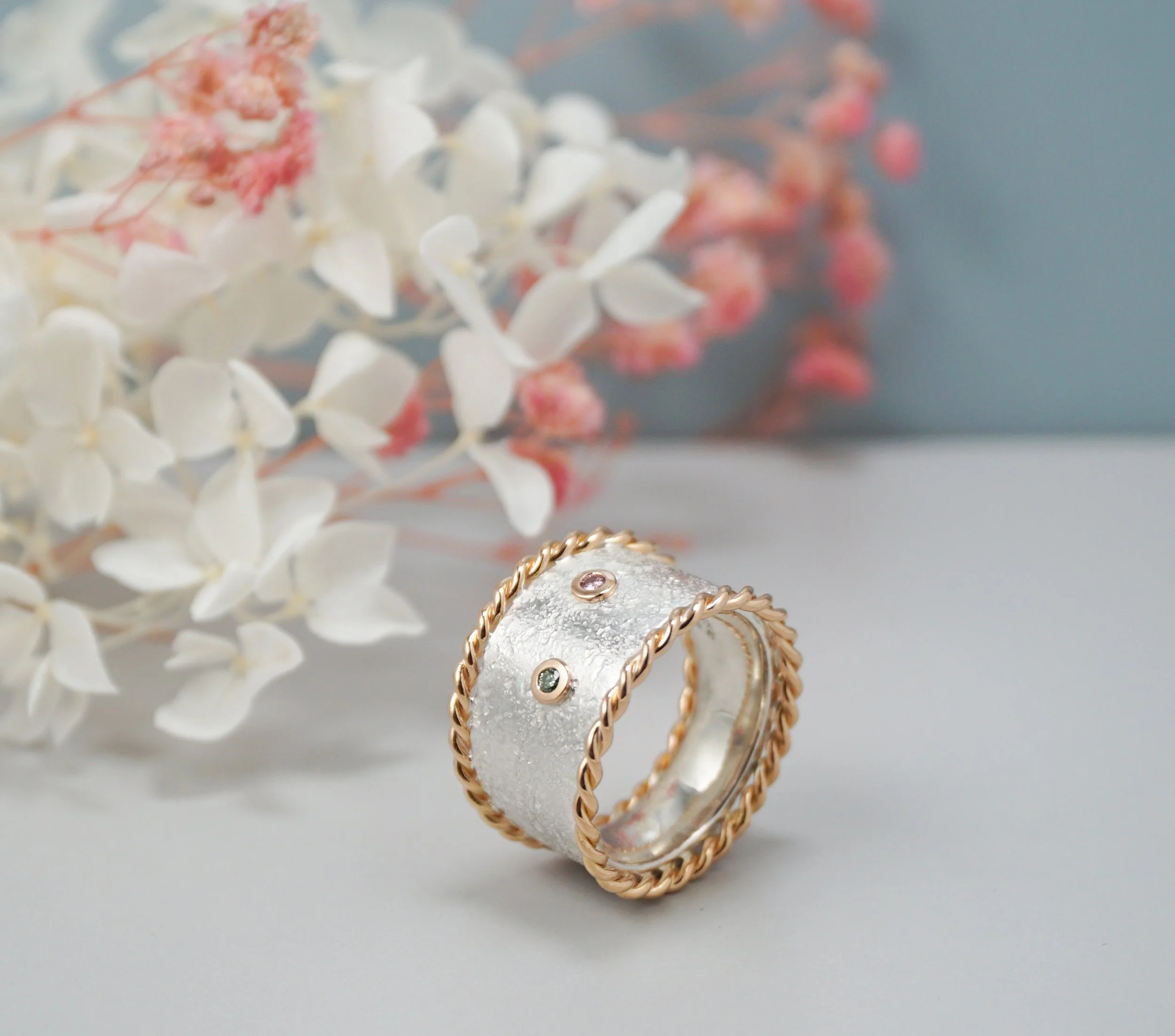 ring_gold_silber_pinkdiamant_grundiamant.JPG