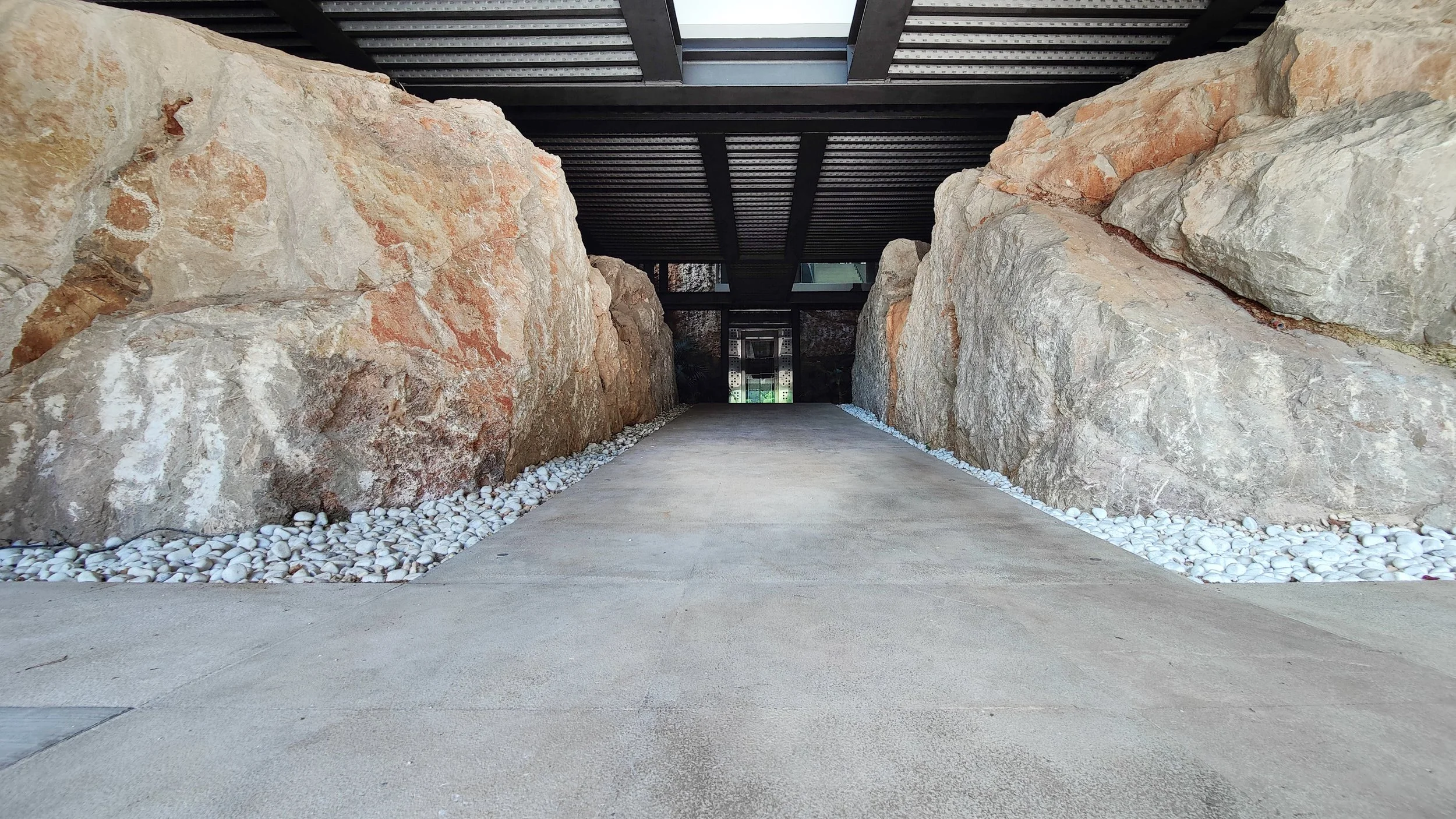 corridor to the elevator