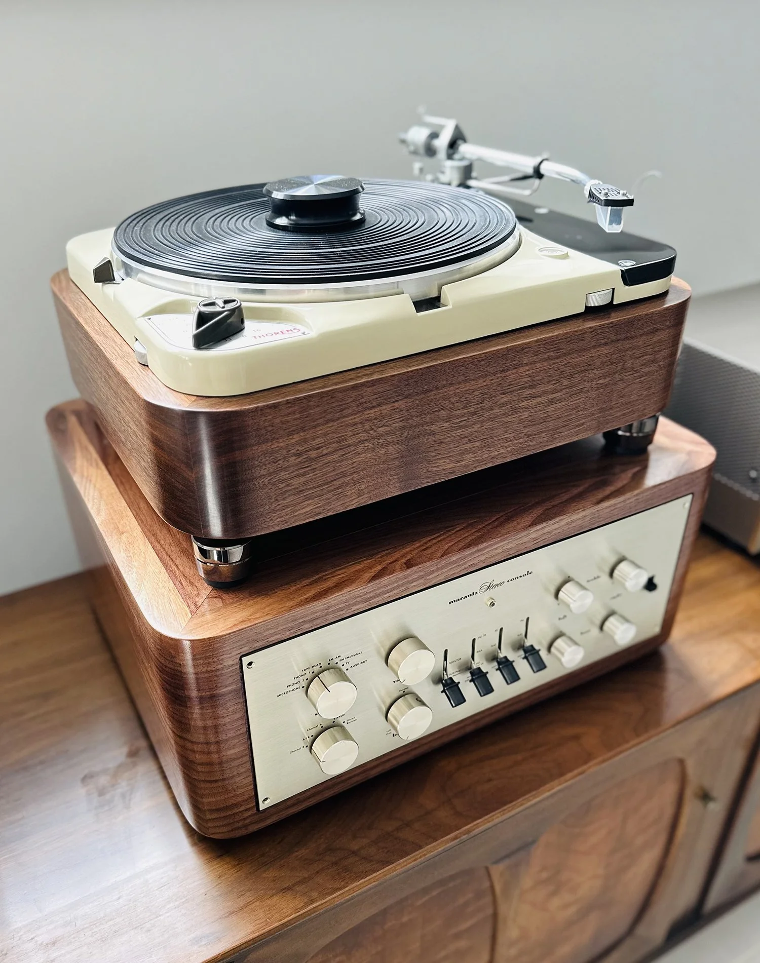 Marantz M7 case w/matching plinth