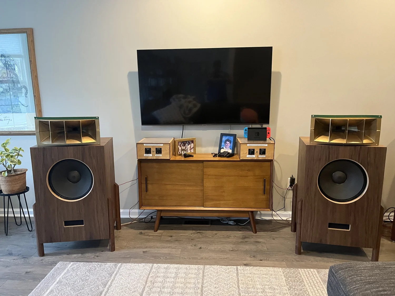 Vintage reproduction and custom-built speaker cabinets — Bobland