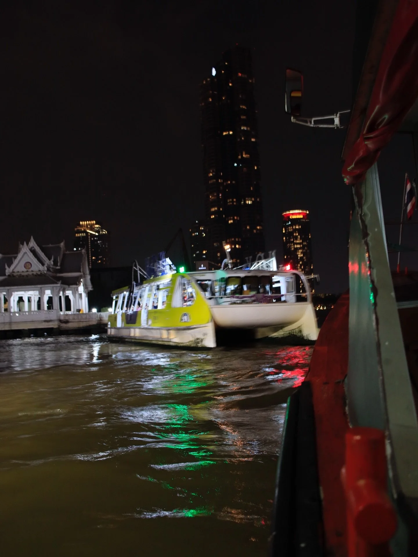 Bangkok after dark moves to a different rhythm.
Neon on the water, engines humming, and the city slipping past one ferry ride at a time. 🌃🚤

#BangkokNights #ChaoPhraya #CityInMotion #TravelStreet #NightScenes