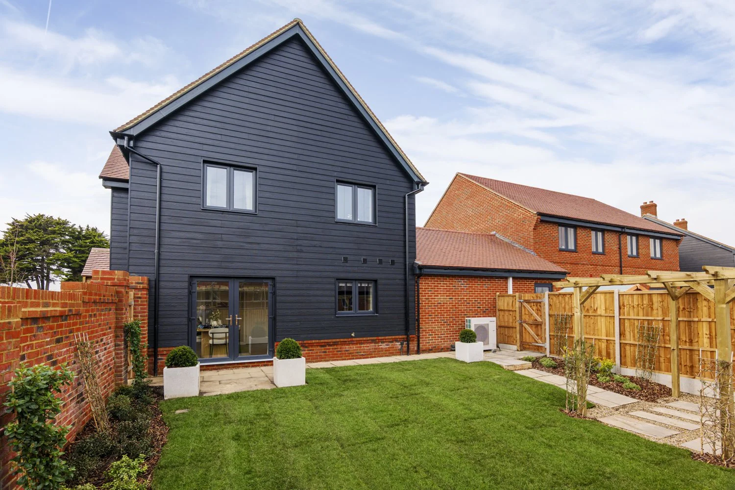 Grovehurst_Gate_003.jpg