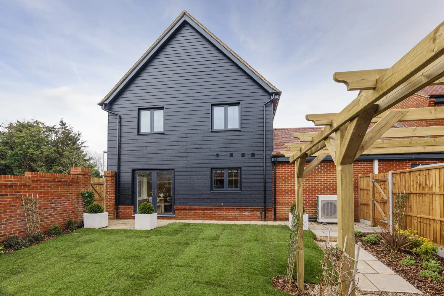 Grovehurst_Gate_004.jpg