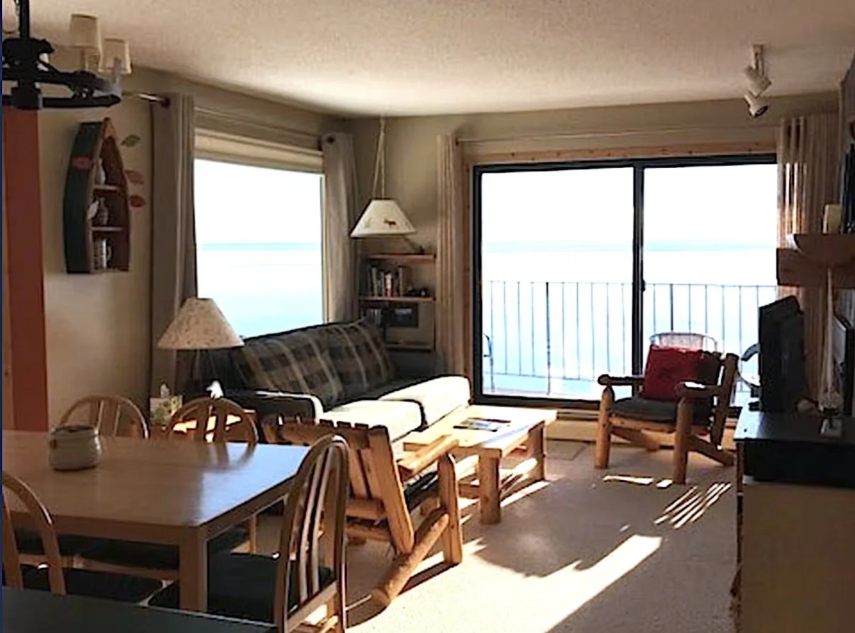 Gull Harbor 3010, Tofte