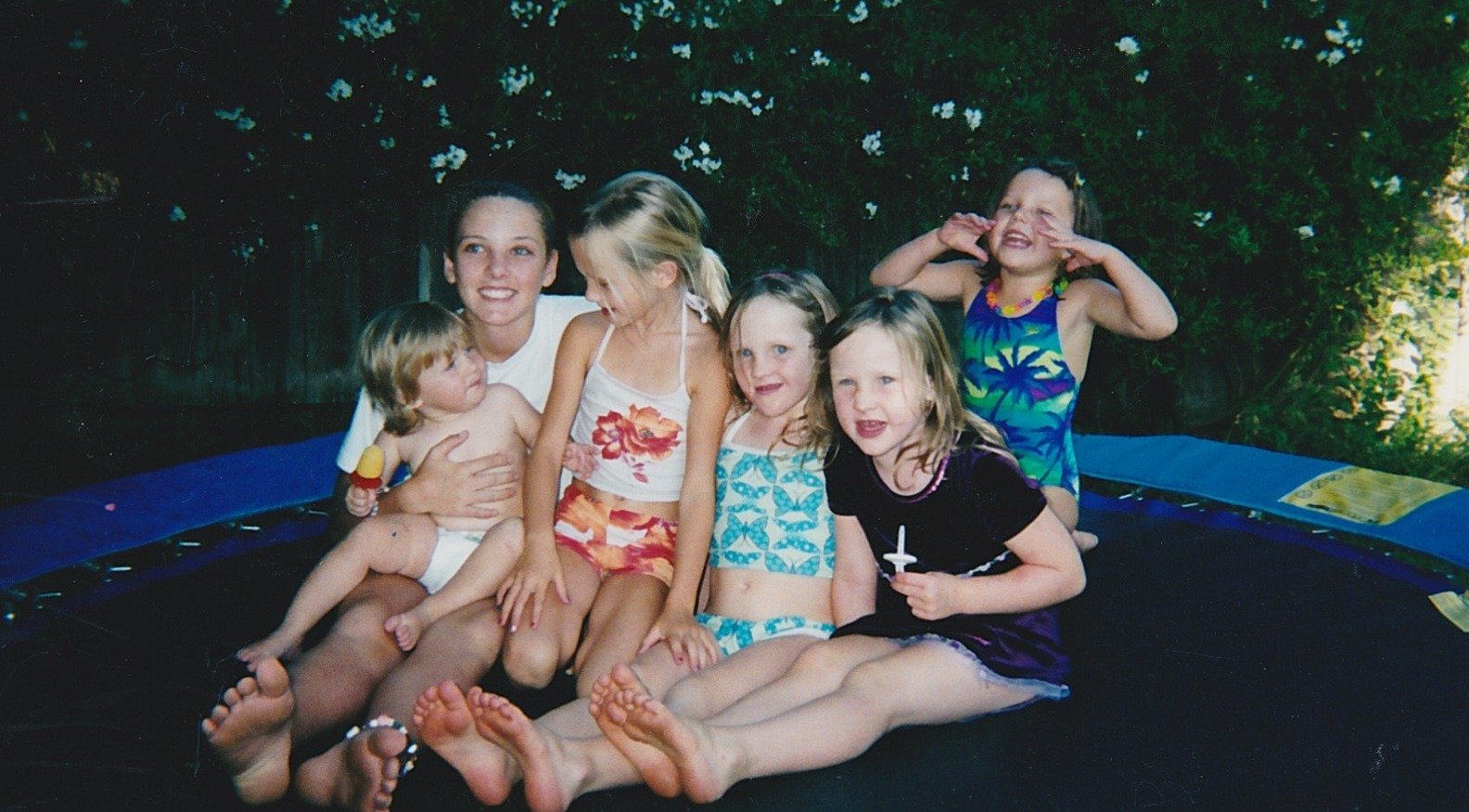 Girl cousins at Dave and Kelly's