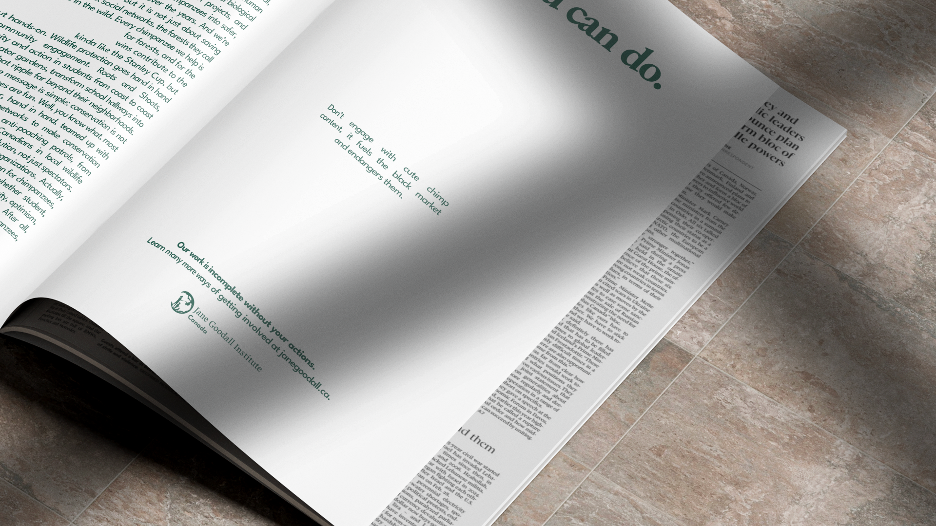 Page de magazine ou brochure avec texte en anglais, incluant une section en vert et une citation à la fin, sur un fond blanc, posé sur un sol en carreaux de pierre.