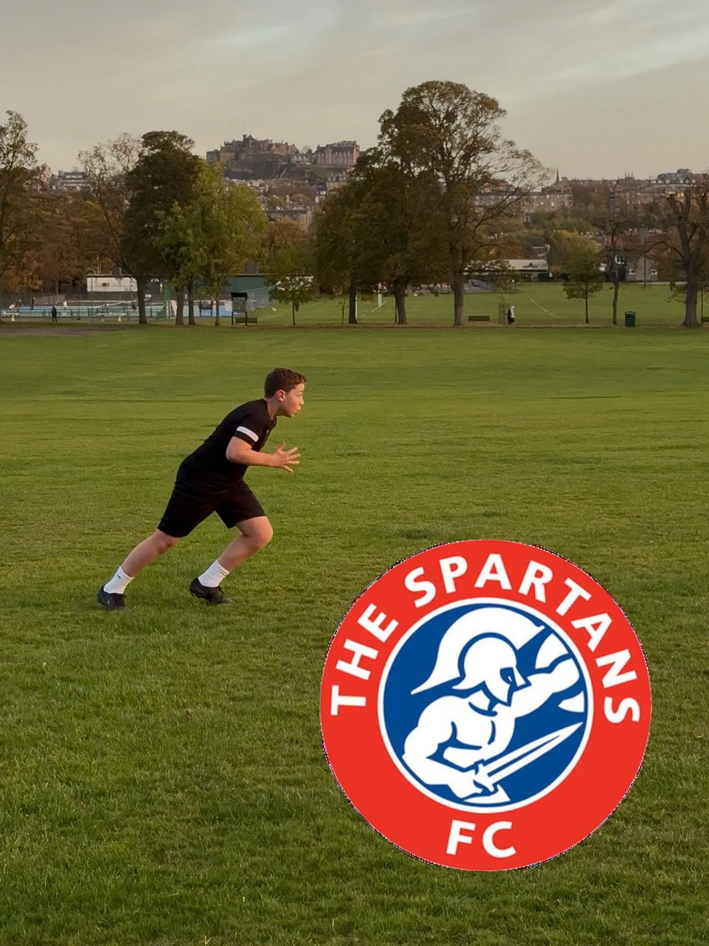 Castle views, faster strides, unstoppable vibes. 🏰⚡ Great to have Robbie from Spartans FC down tonight putting in the work.
