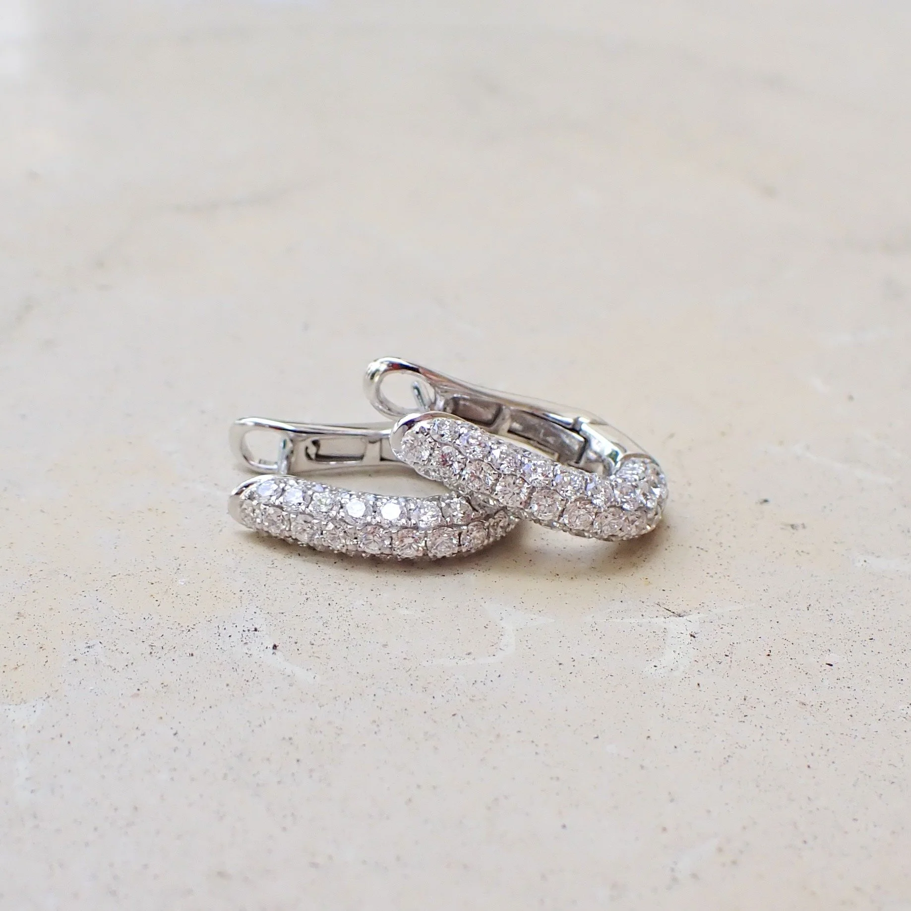 18k White Gold Hoop Earrings with 1.60 carats of Natural Diamond - $3840