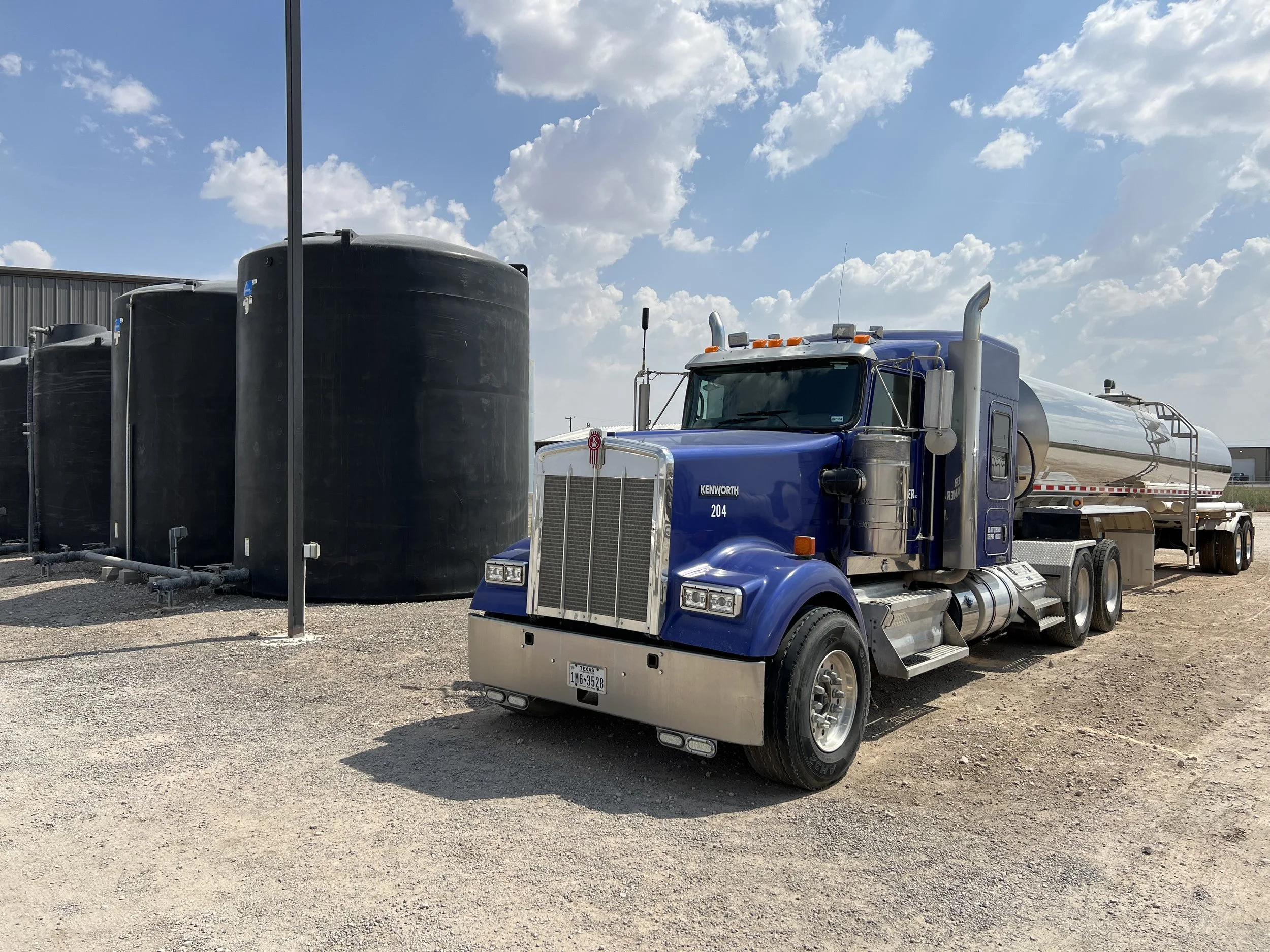 Water Delivery for Solar Farms: How to Schedule Tanker Service Around the Build