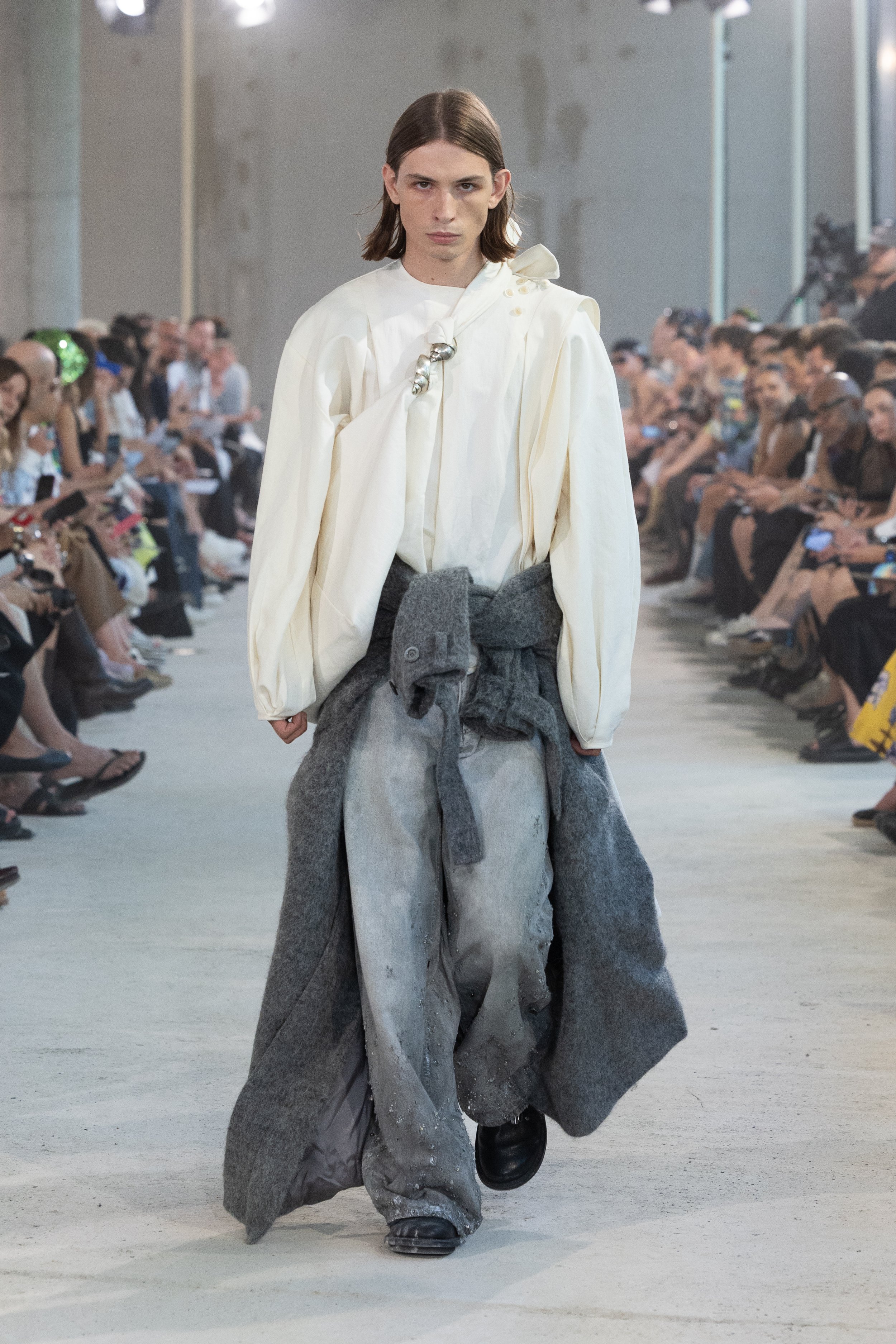 Berlin-Curated_SS26_Runway_by_Andreas-Hofrichter-27.jpg