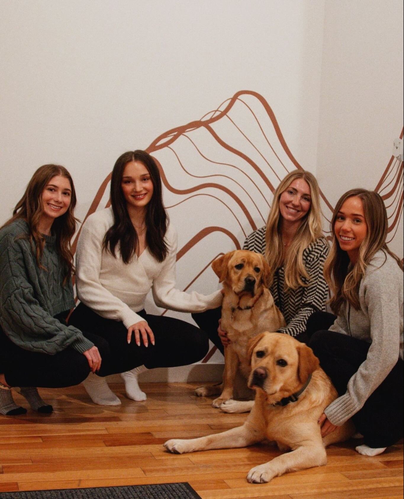 Happy Holidays from all of us at Form! ✨🎄

Grateful for this space and for everyone who walks through our doors.
Wishing you a warm and cozy holiday season!