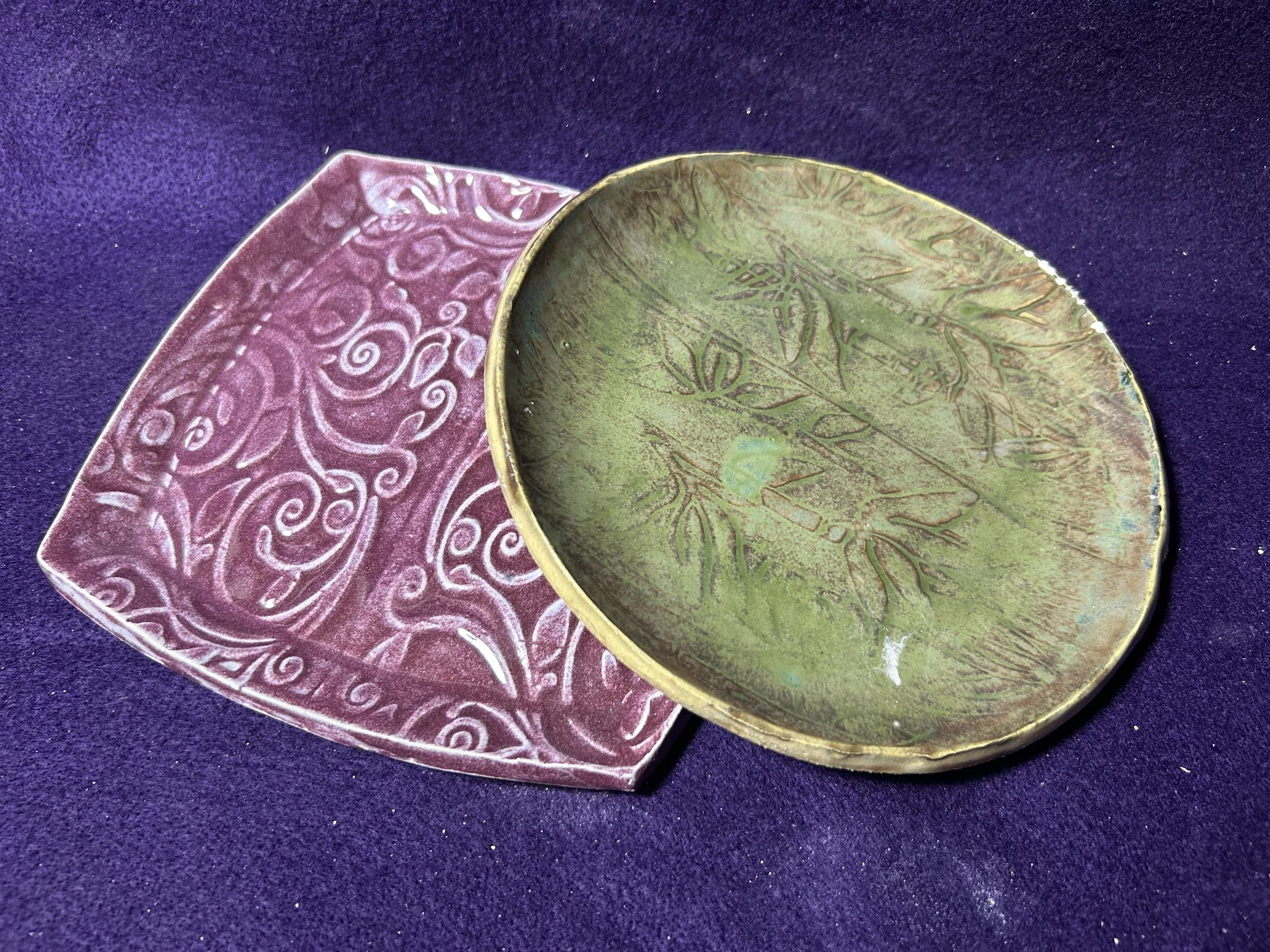 Embossed ceramics dishes