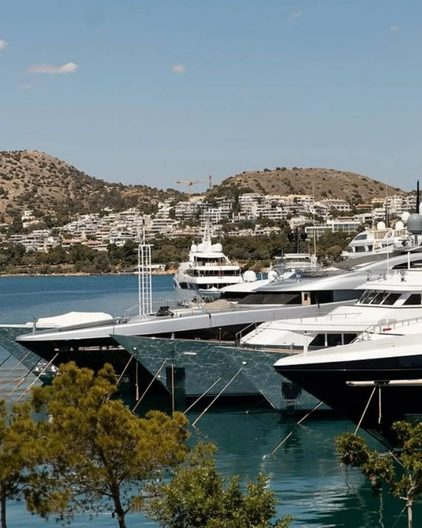 An iconic waterfront escape, where fine dining meets timeless views.

#MooringsMoments #seaview #finedinning