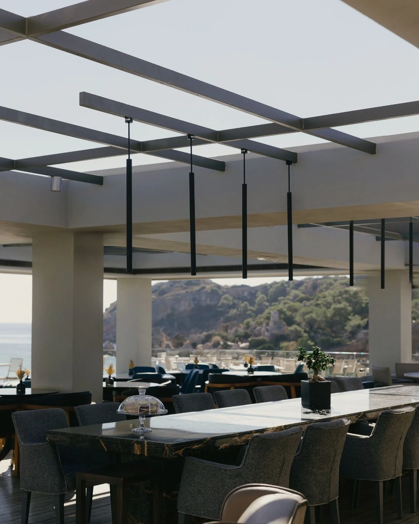 Framed by the Athenian Riviera.

#moorings #mooringsmoments #astirmarinavouliagmenis